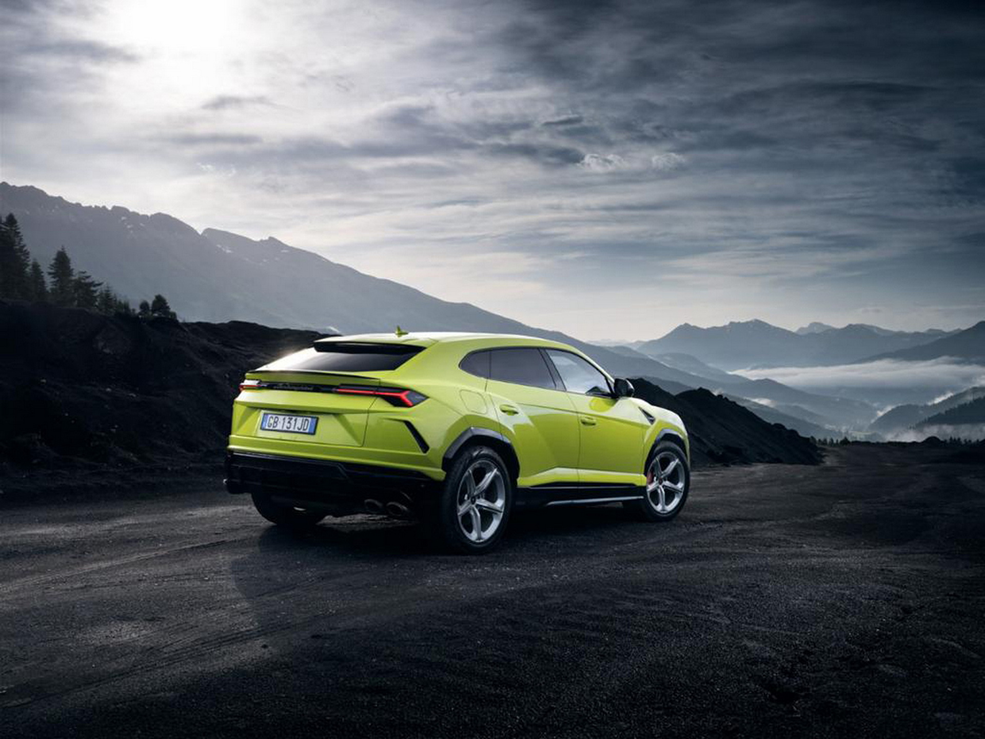 Urus Becomes Fastest Selling Lamborghini Ever As It Reaches 15,000 Units Milestone