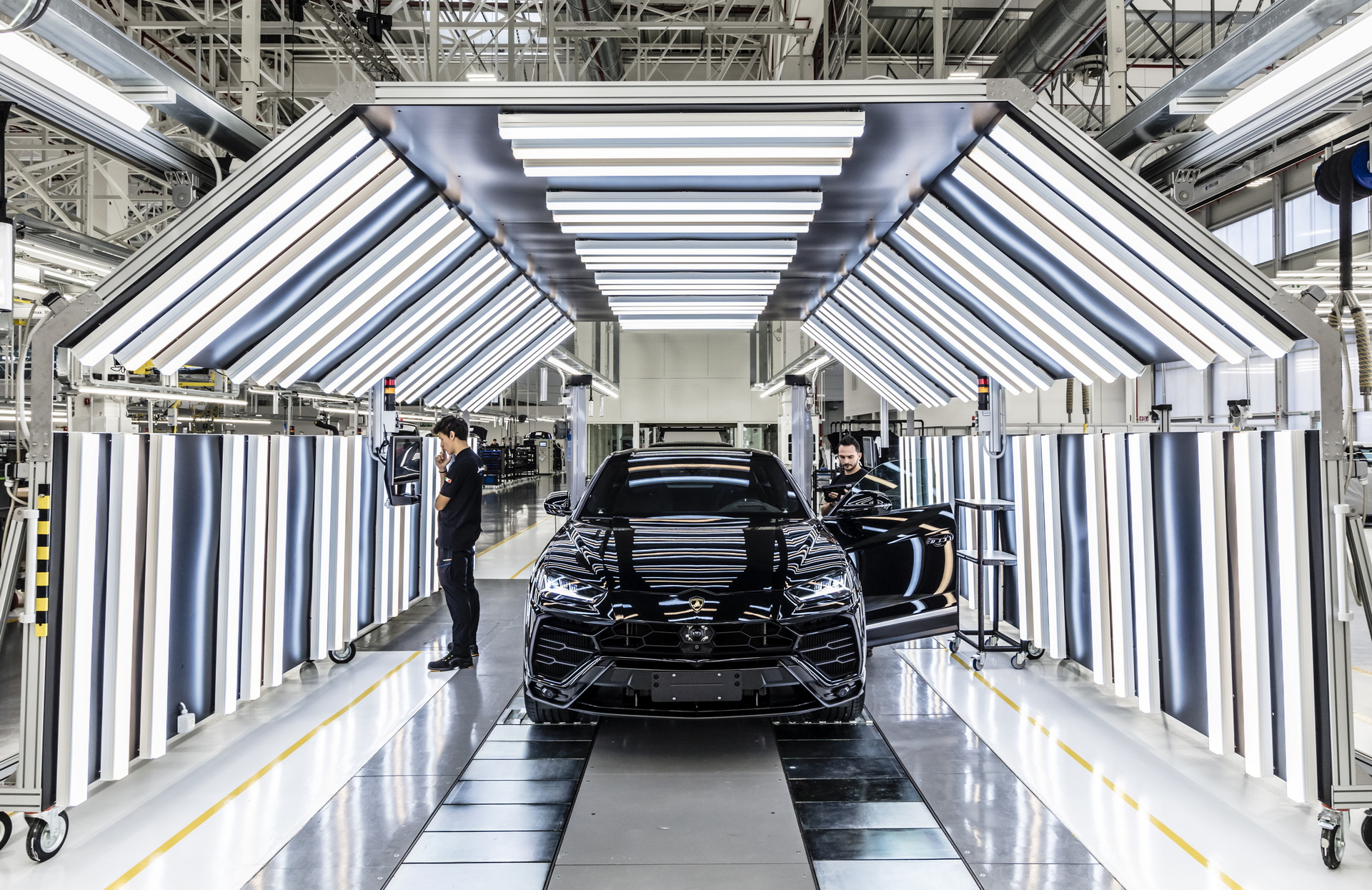 Urus Becomes Fastest Selling Lamborghini Ever As It Reaches 15,000 Units Milestone
