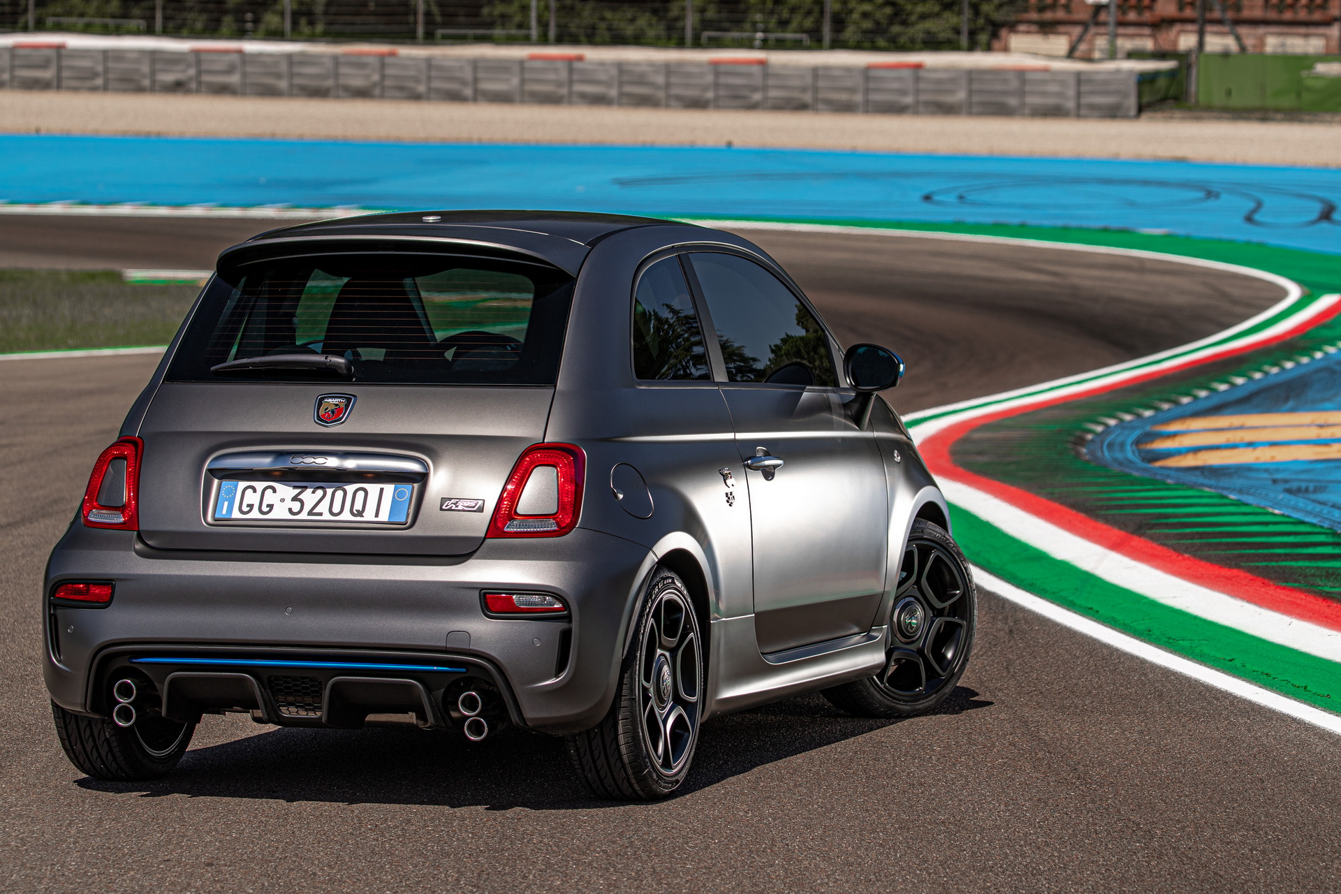 Aw, Isn’t That Cute; New Abarth F595 Has Vertically-Stacked Quad Pipes