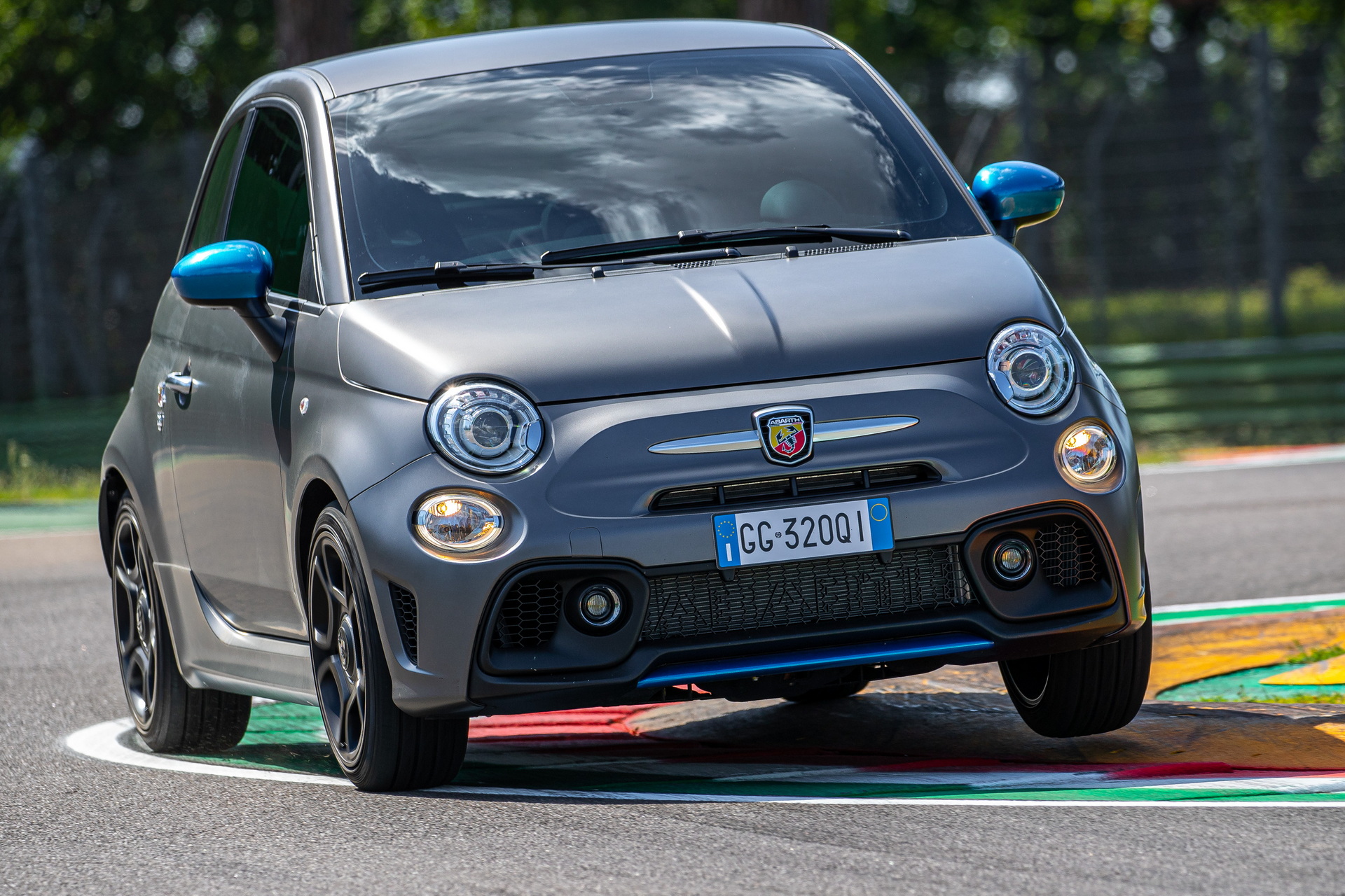 Aw, Isn’t That Cute; New Abarth F595 Has Vertically-Stacked Quad Pipes