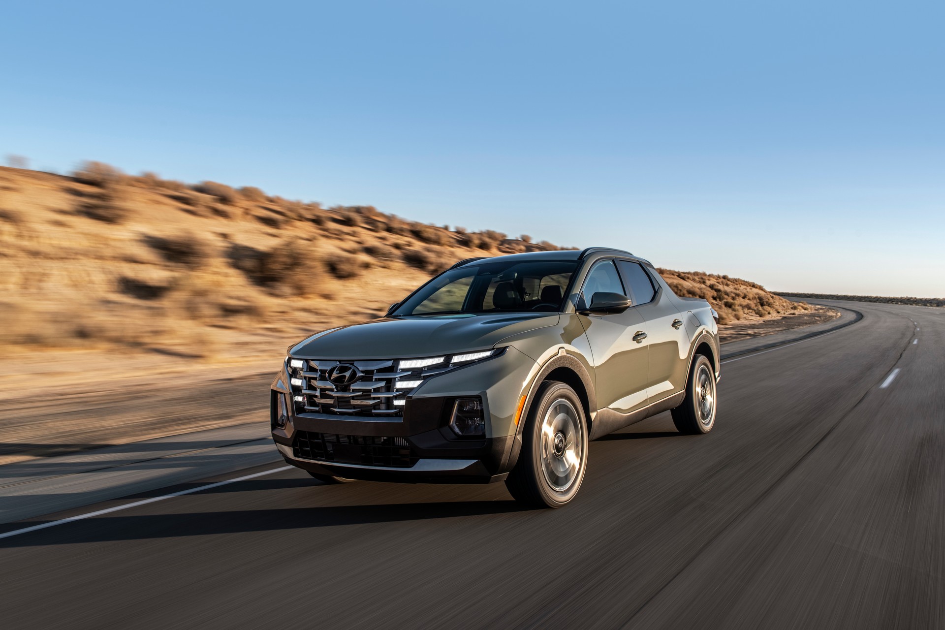 2022 Hyundai Santa Cruz Starts At $23,990, Nearly $4k More Than The Ford Maverick