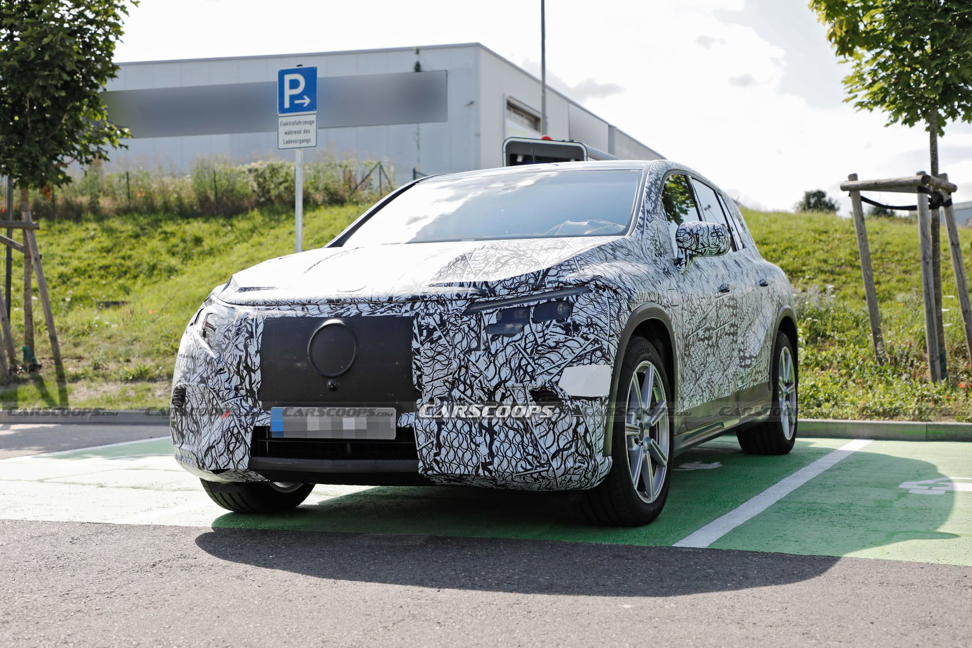 2022 Mercedes EQS Electric SUV Sheds More Camo But Surprises No One