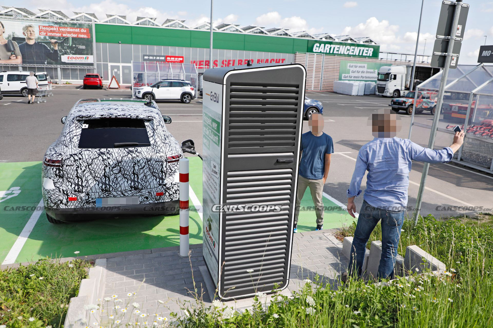 2022 Mercedes EQS Electric SUV Sheds More Camo But Surprises No One