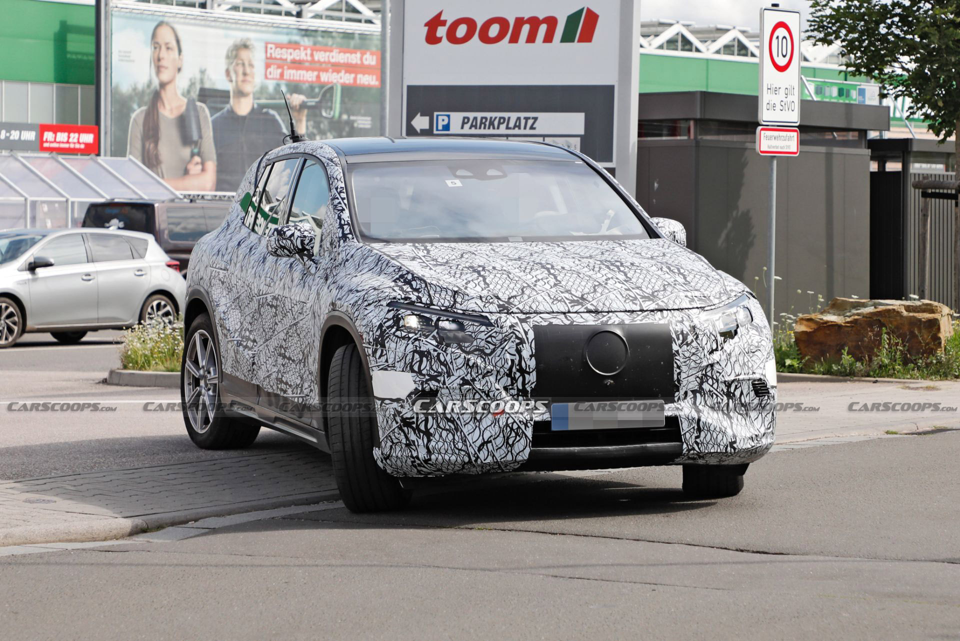 2022 Mercedes EQS Electric SUV Sheds More Camo But Surprises No One