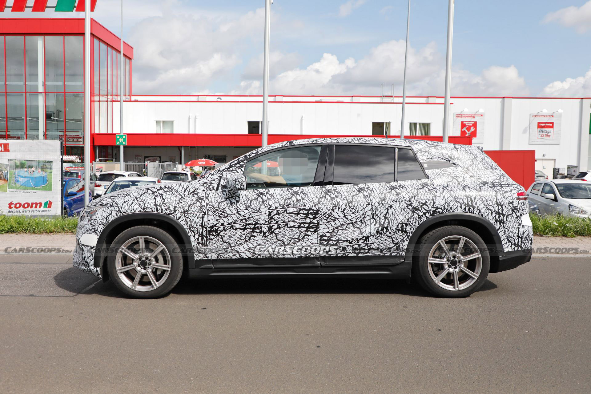 2022 Mercedes EQS Electric SUV Sheds More Camo But Surprises No One