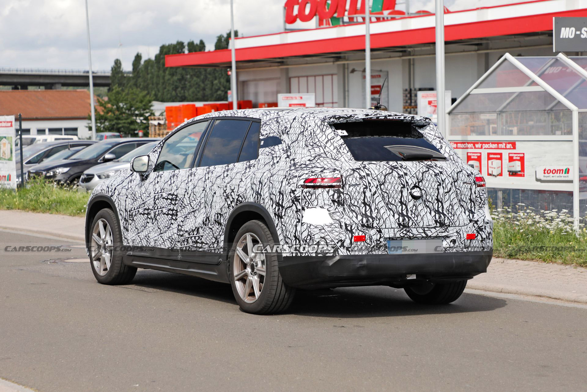 2022 Mercedes EQS Electric SUV Sheds More Camo But Surprises No One