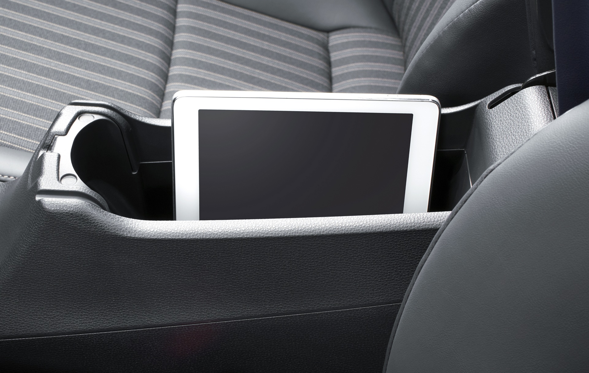 Toyota Launches Second-Gen Aqua / Prius C In Japan With Optional AWD, Standard Emergency Power Supply