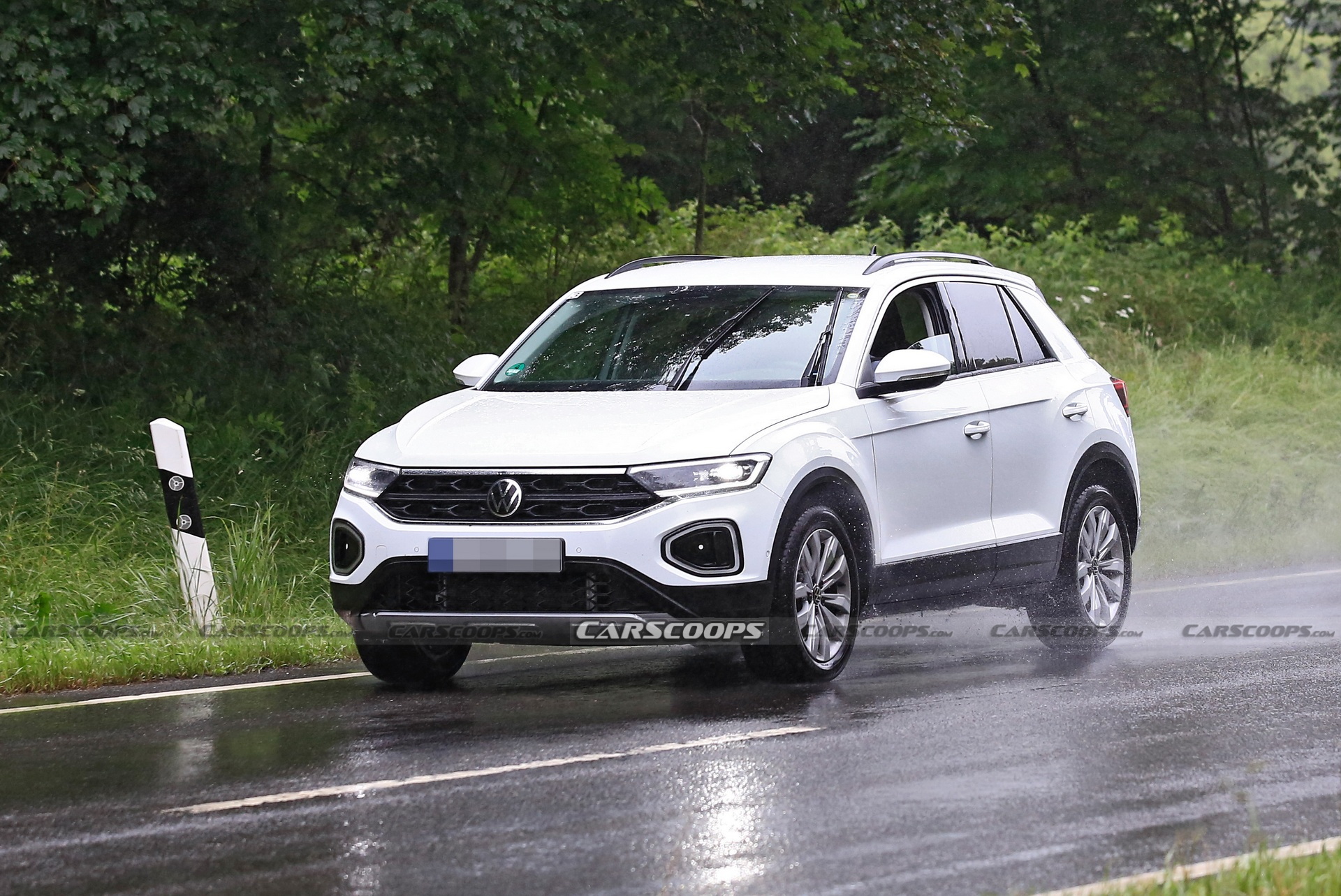 Facelifted 2022 VW T-Roc Spied Undisguised In R-Line Spec