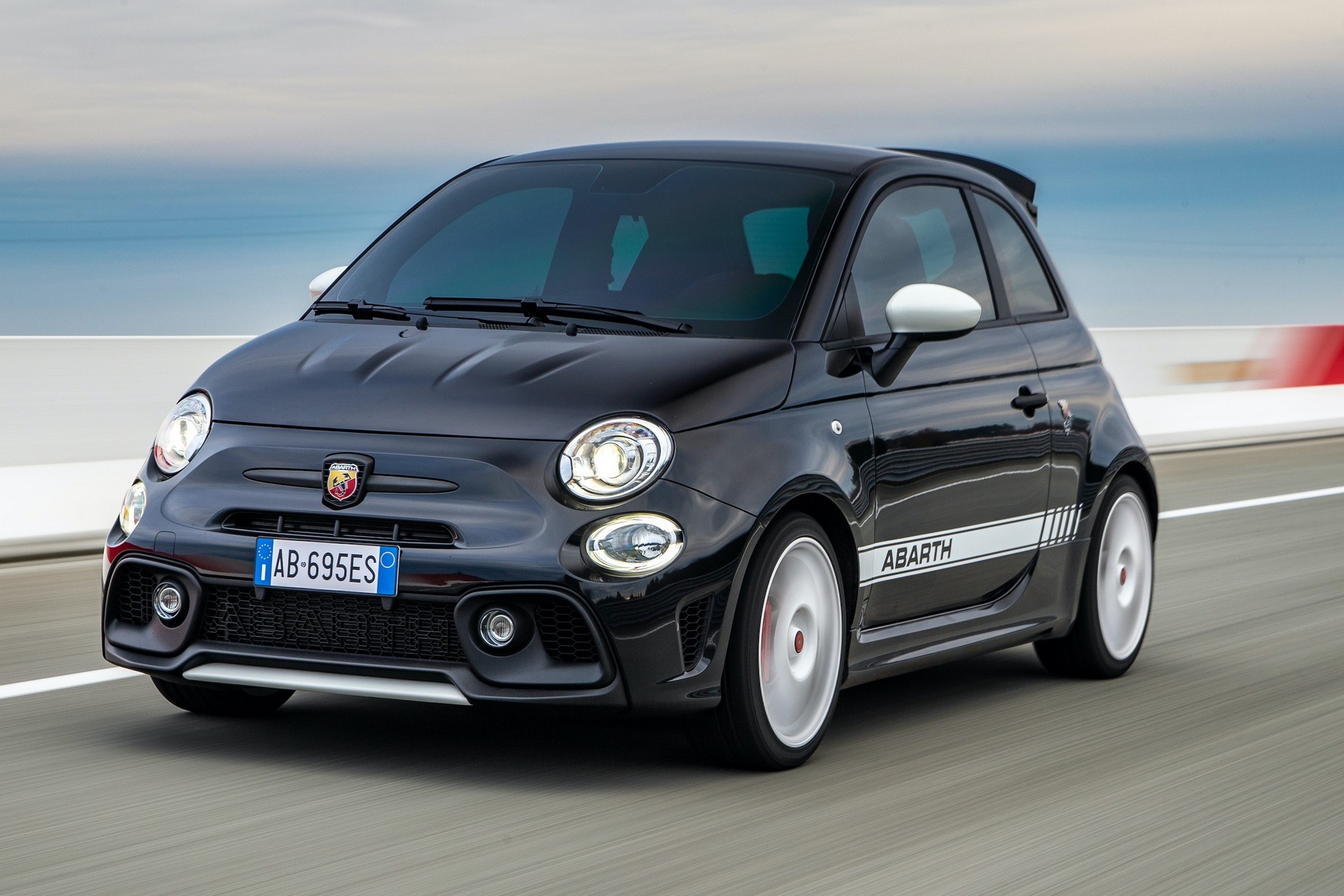 Abarth 695 Esseesse Limited Edition Keeps The Dream Alive For Italian Hot Hatches