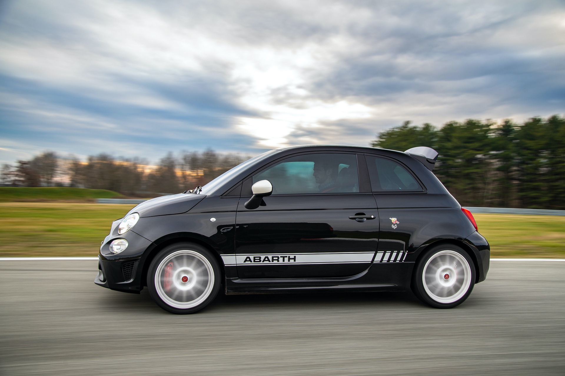 Abarth 695 Esseesse Limited Edition Keeps The Dream Alive For Italian Hot Hatches