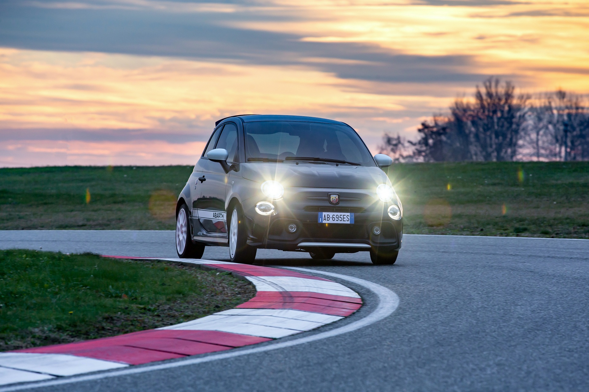 Abarth 695 Esseesse Limited Edition Keeps The Dream Alive For Italian Hot Hatches