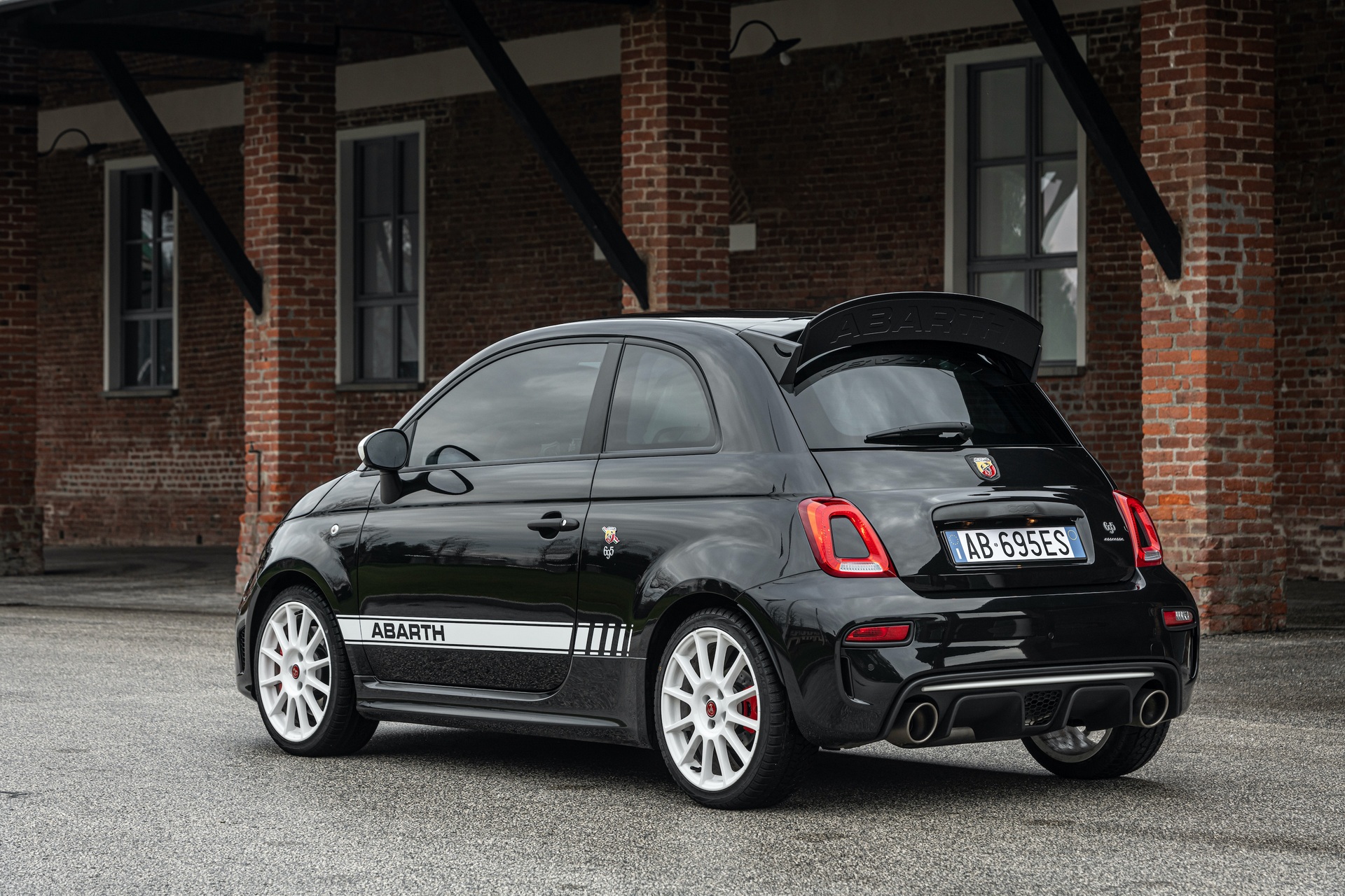 Abarth 695 Esseesse Limited Edition Keeps The Dream Alive For Italian Hot Hatches