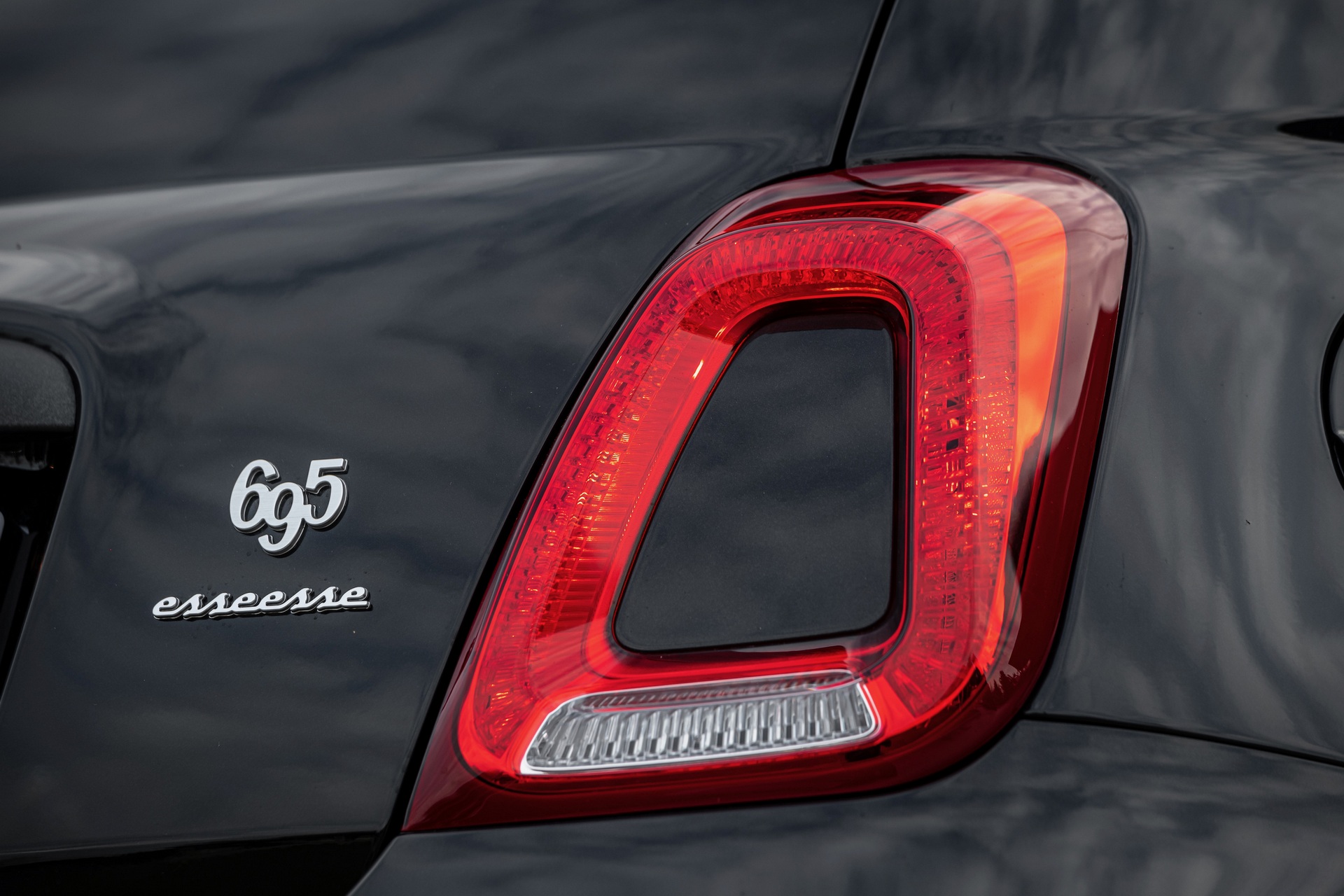 Abarth 695 Esseesse Limited Edition Keeps The Dream Alive For Italian Hot Hatches