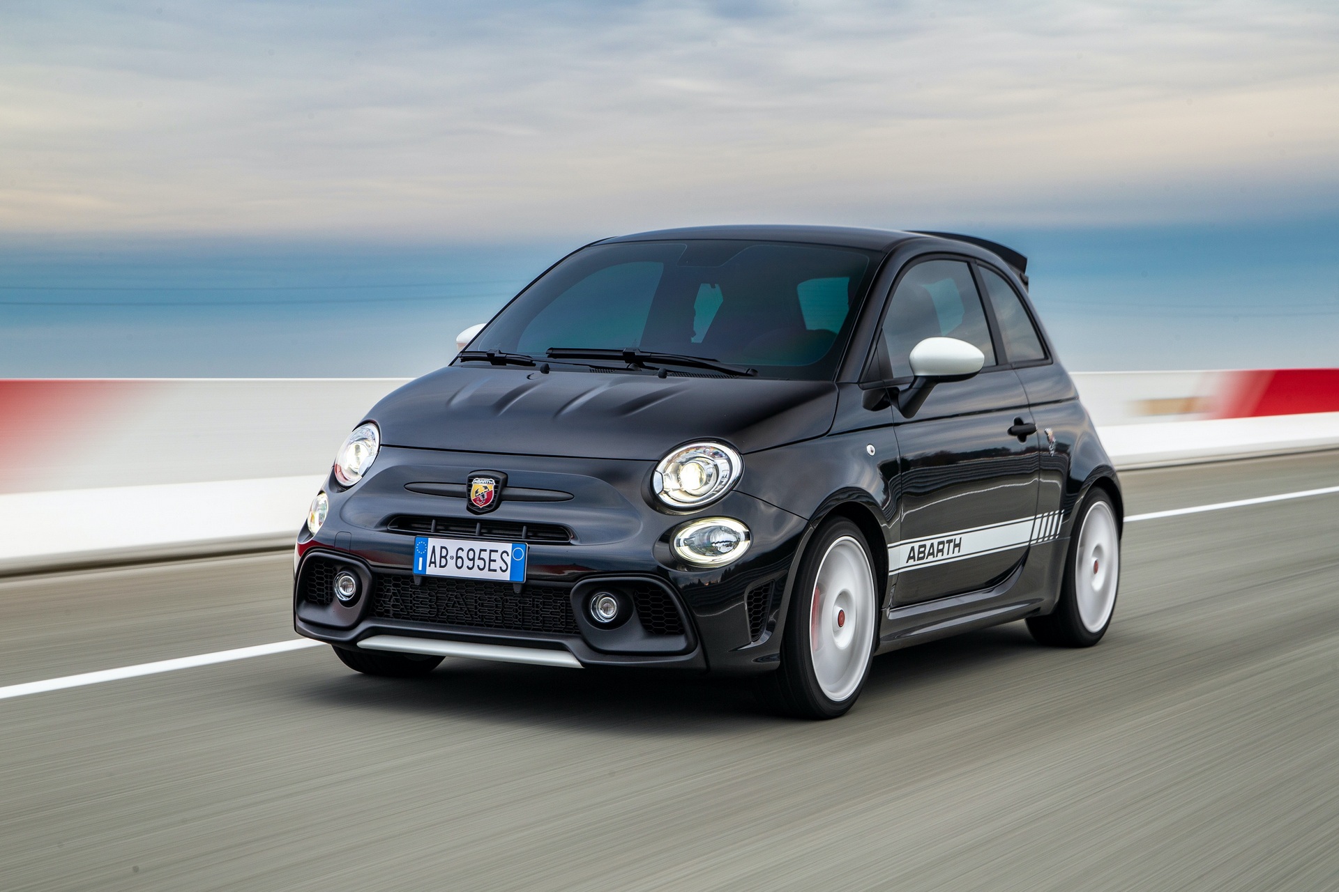 Abarth 695 Esseesse Limited Edition Keeps The Dream Alive For Italian Hot Hatches