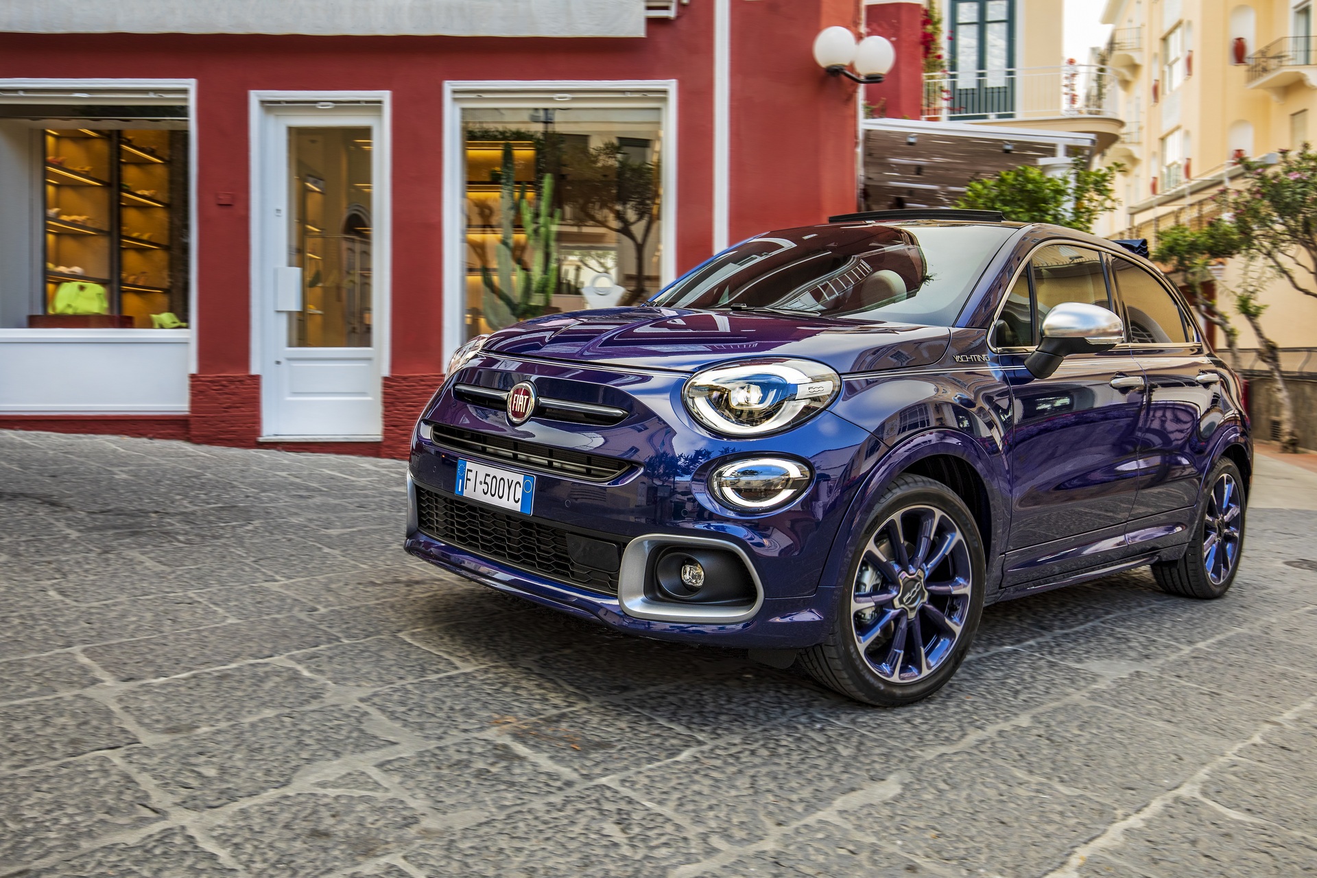 Posher Fiat 500 And 500X Yachting Editions Drop Their Tops And Get Wood