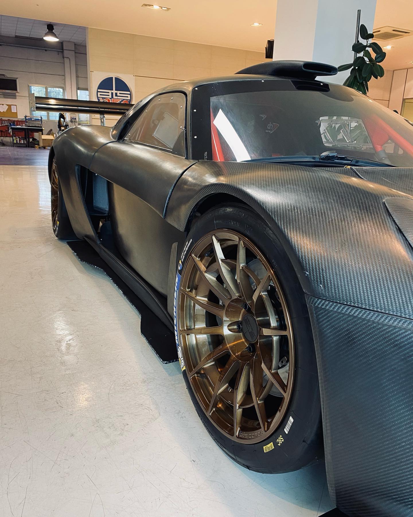 ATS Corsa RR Turbo Serie Carbonio Is An Italian Lightweight Racecar With Up To 592 HP