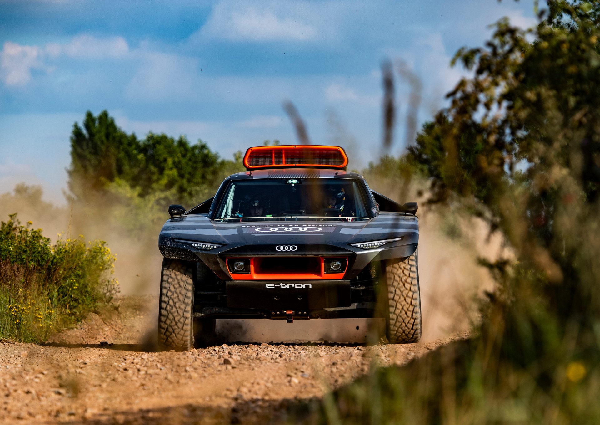 Audi Rs Q E-Tron Revealed For The Dakar Rally, Features Electrified  Powertrain With 671 Hp | Carscoops