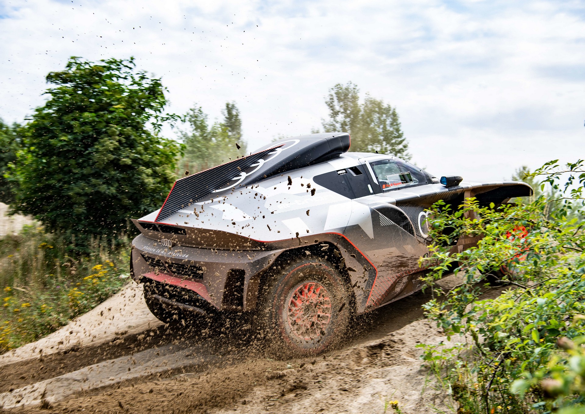 Audi RS Q e-tron Revealed For The Dakar Rally, Features Electrified Powertrain With 671 HP
