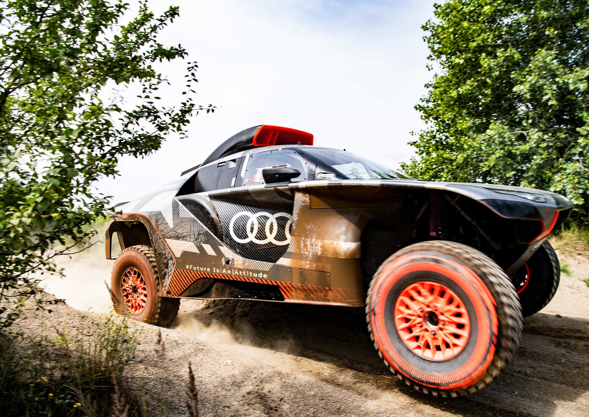 Audi RS Q e-tron Revealed For The Dakar Rally, Features Electrified Powertrain With 671 HP