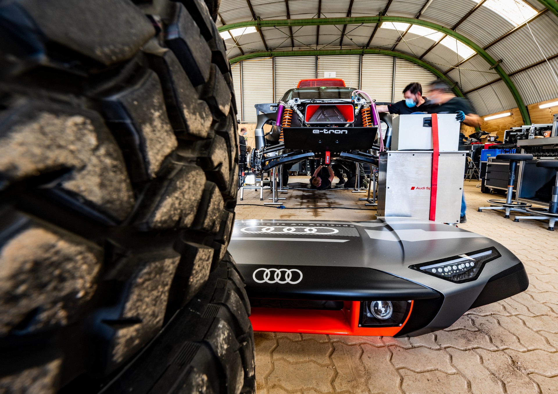 Audi RS Q e-tron Revealed For The Dakar Rally, Features Electrified Powertrain With 671 HP
