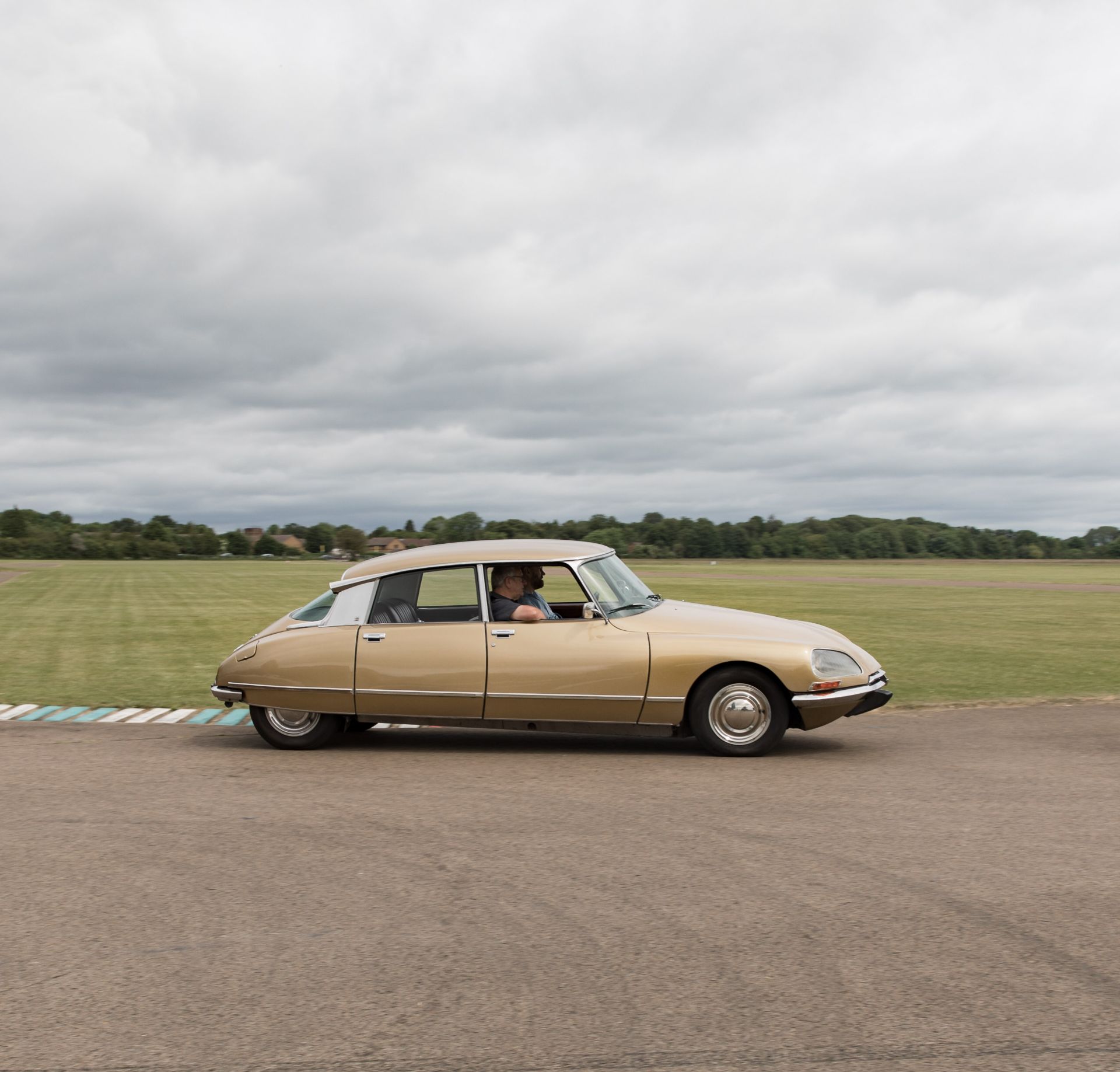 Classic Citroen DS Gains An Electric Heart Thanks To UK-Based Electrogenic