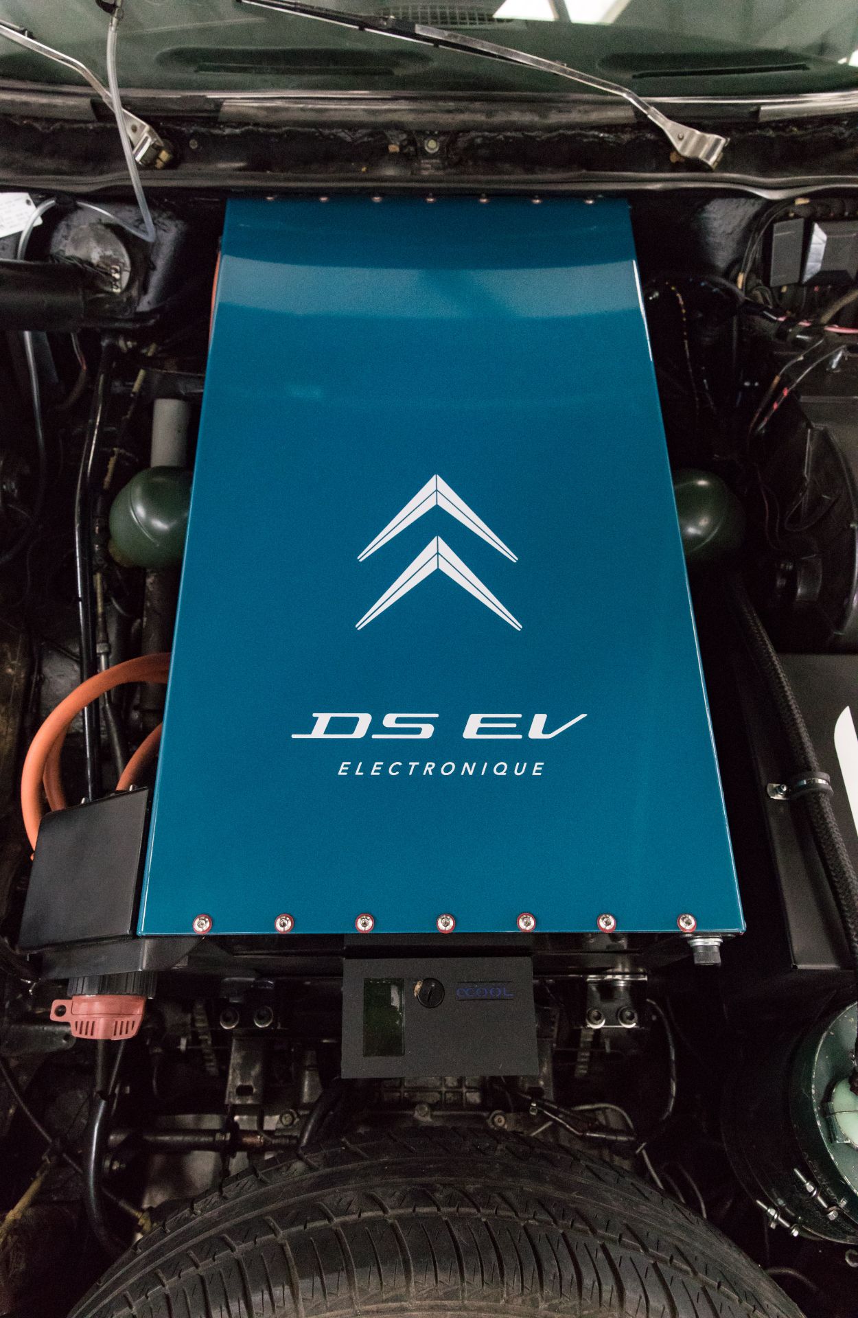 Classic Citroen DS Gains An Electric Heart Thanks To UK-Based Electrogenic