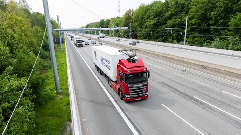 UK Approves E-Highway Scheme, Installs Overhead Wires On Motorway To Charge Trucks