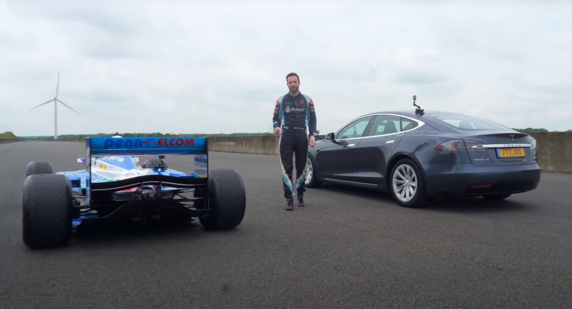 Can A Model S Out-Accelerate An V10-Powered F1 | Carscoops