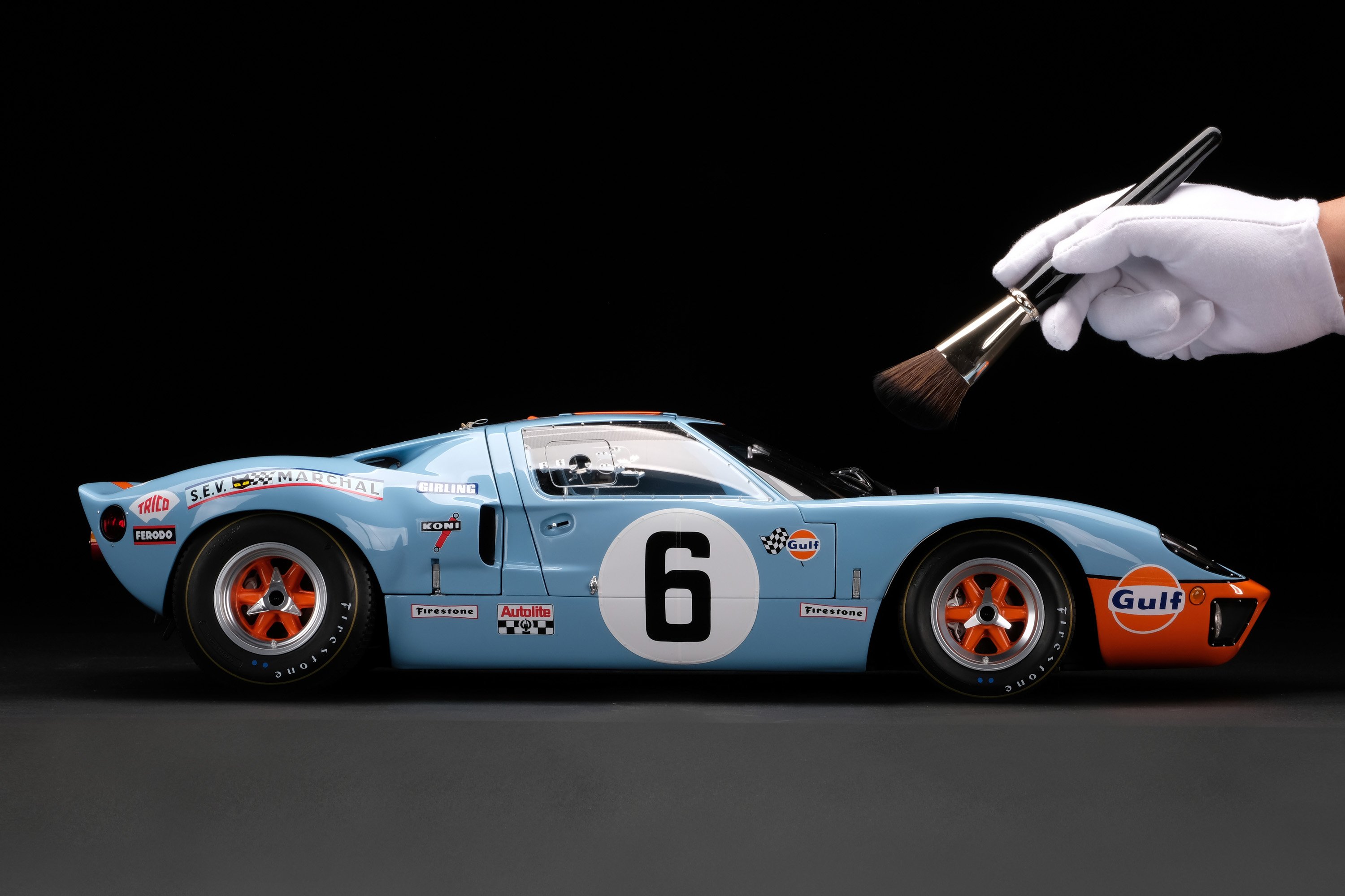 Amalgam Has Created A Stunning 1:8 Ford GT40 Scale Model
