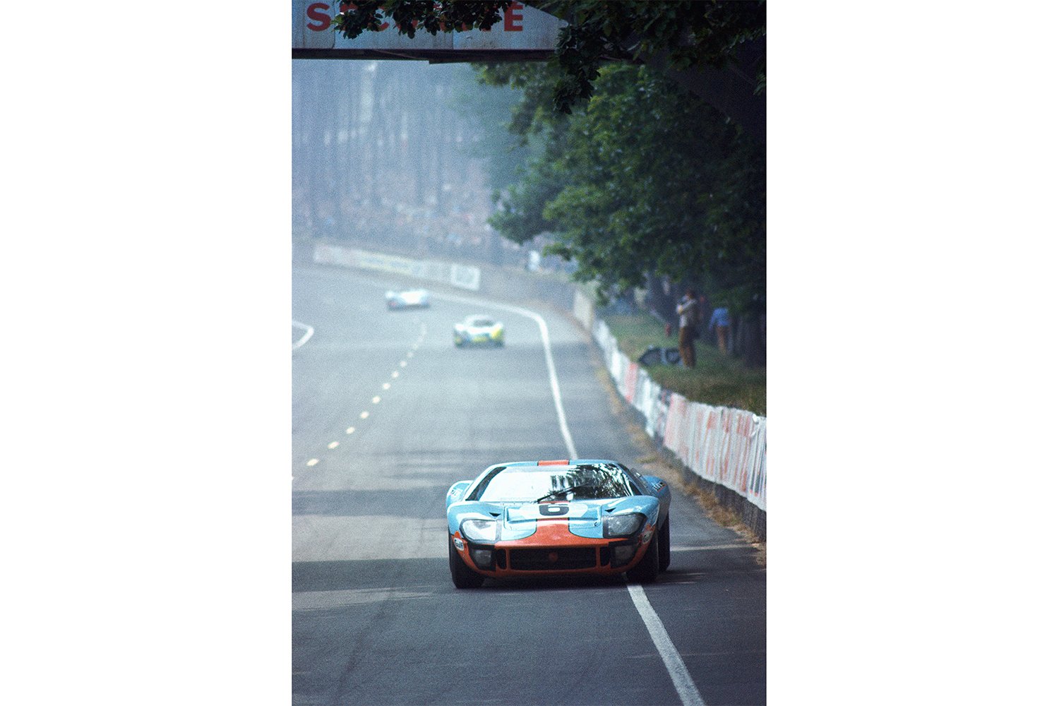 Amalgam Has Created A Stunning 1:8 Ford GT40 Scale Model