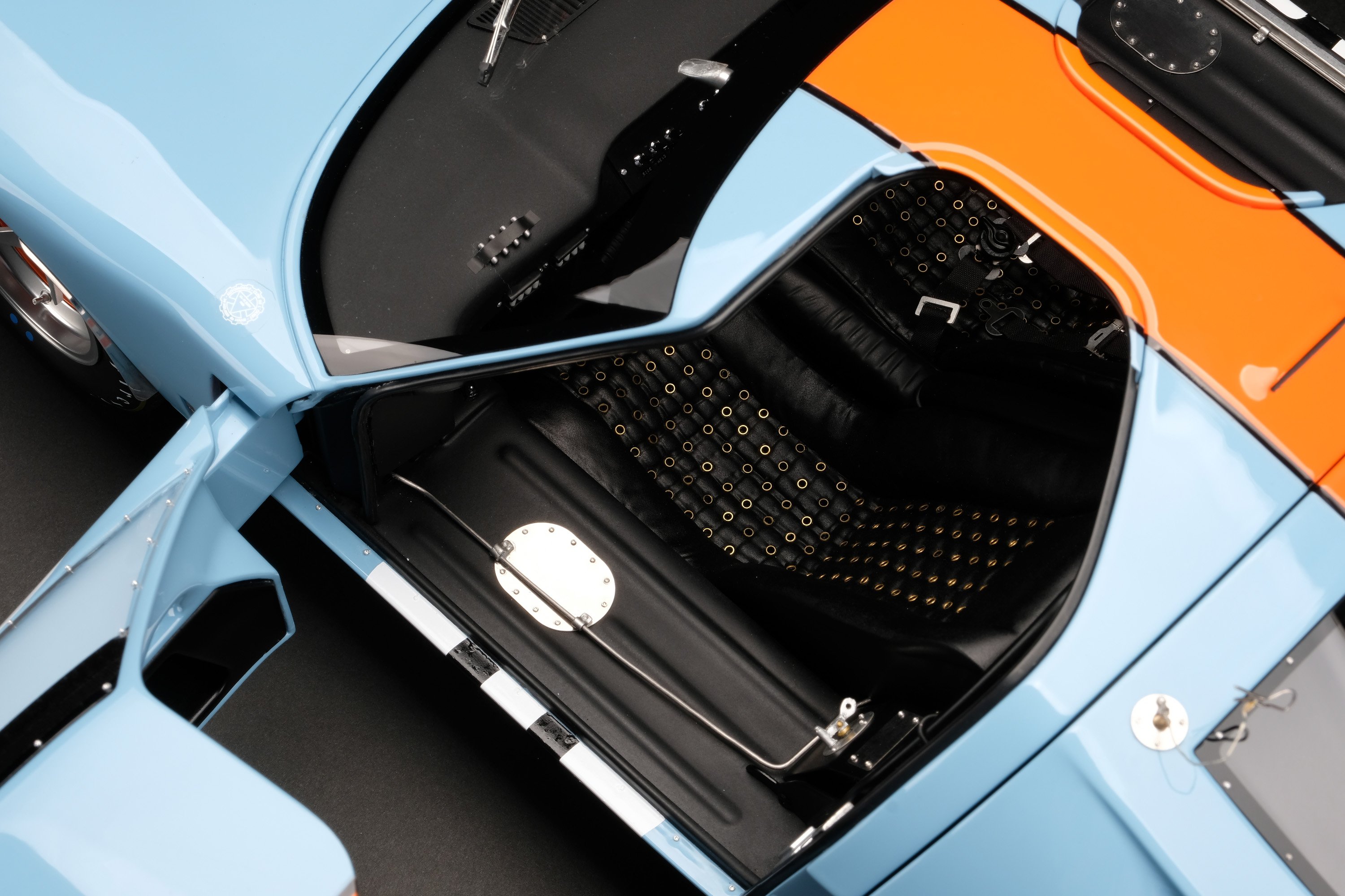 Amalgam Has Created A Stunning 1:8 Ford GT40 Scale Model