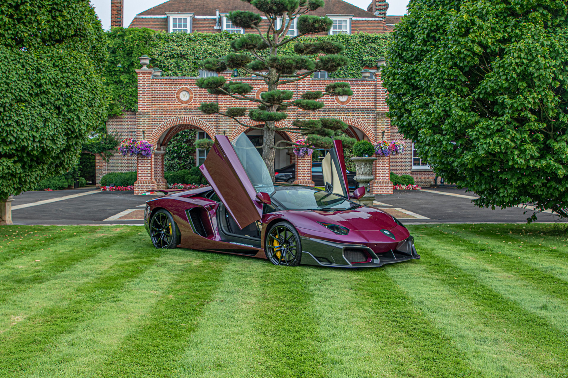 Huber Automotive Crafts Carbon Fiber Kit For The Lamborghini Aventador