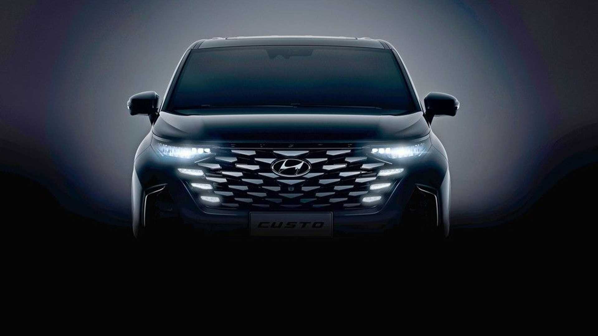 Hyundai Teases 2022 Custo Minivan, Even Though We’ve Already Seen It