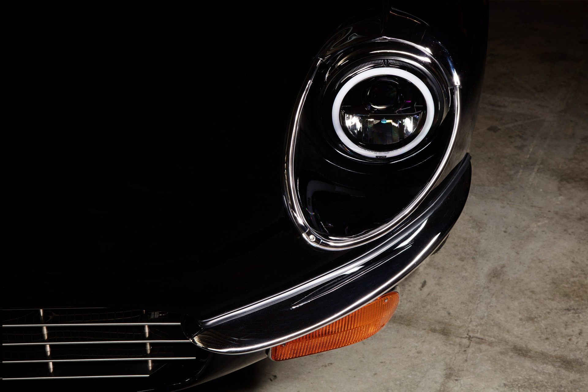New Jaguar E-Type Restomod “Unleashed” With 400-HP 6.1-Liter V12