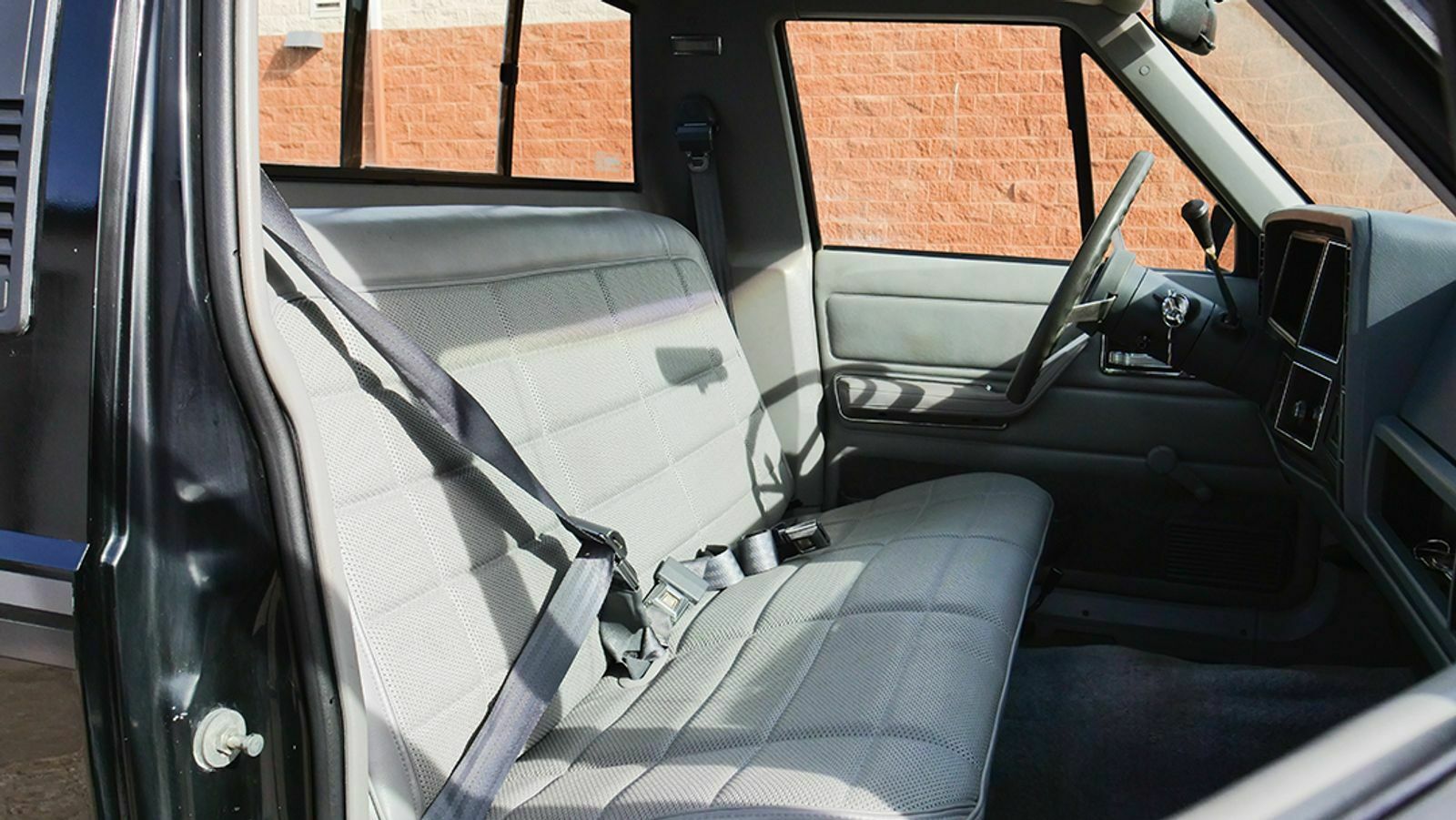 This Super Low-Mileage Jeep Comanche Pickup Truck Just Sold For $24,800