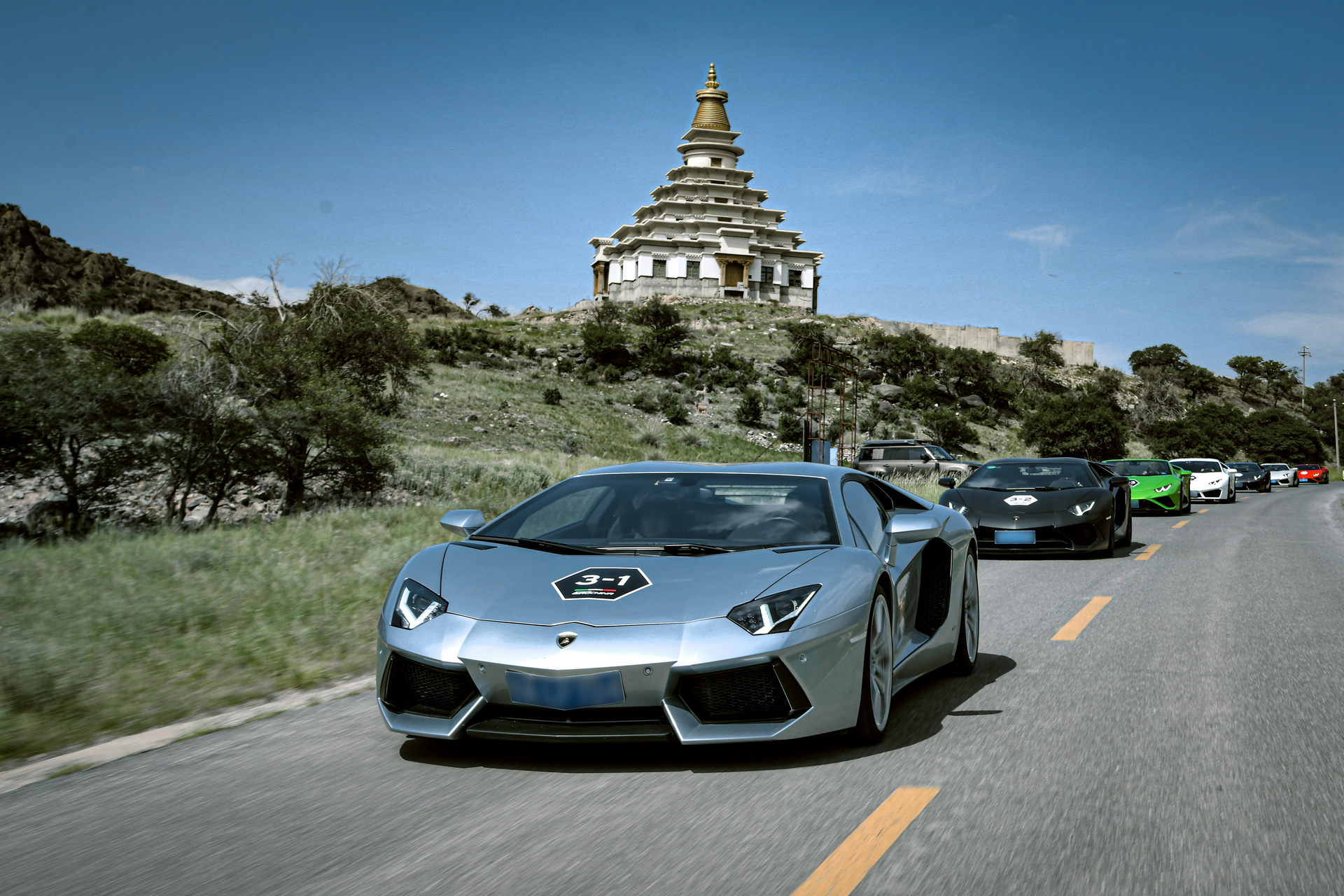 Lamborghini’s Esperienza Giro Takes Chinese Owners On Five-Day Roadtrip