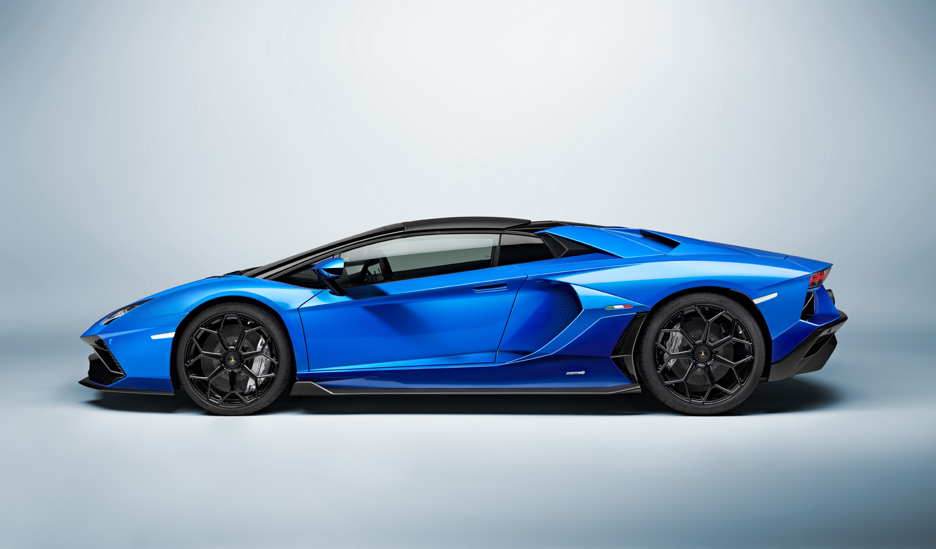 The 770-HP Aventador LP780-4 Ultimae Is The Swan Song For Lamborghini’s Flagship Supercar