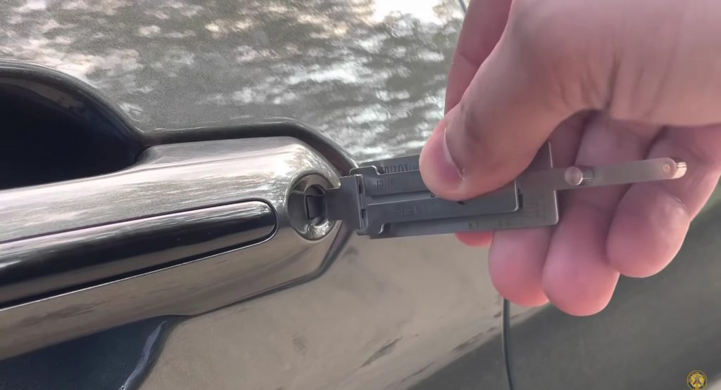  That’s Scary; YouTuber Show How Easy It Is To Unlock Your Car With Special Tool Sold Online