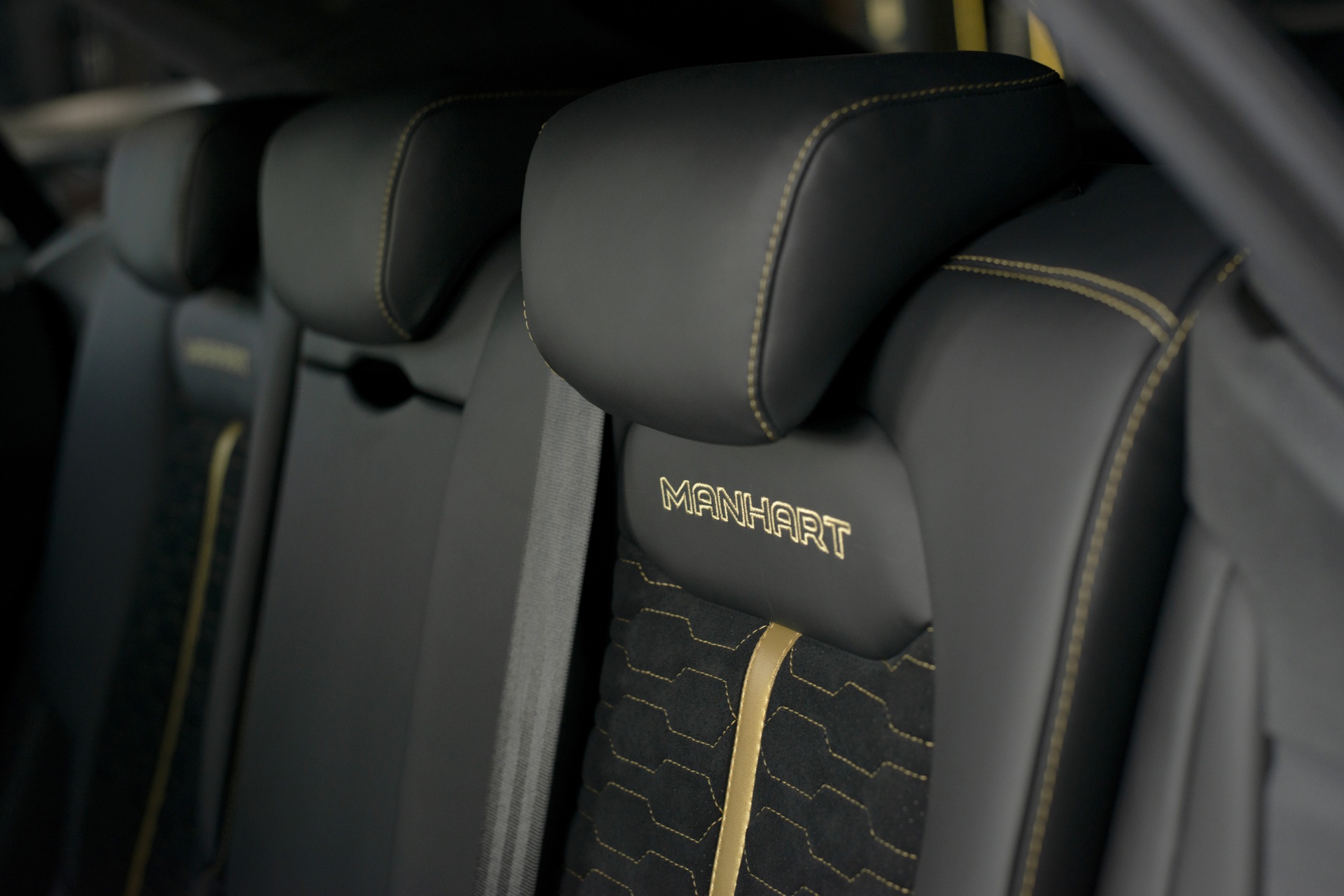 Manhart’s RQ 900 Gives Audi RS Q8 Bespoke Looks And 905-HP For $80,000