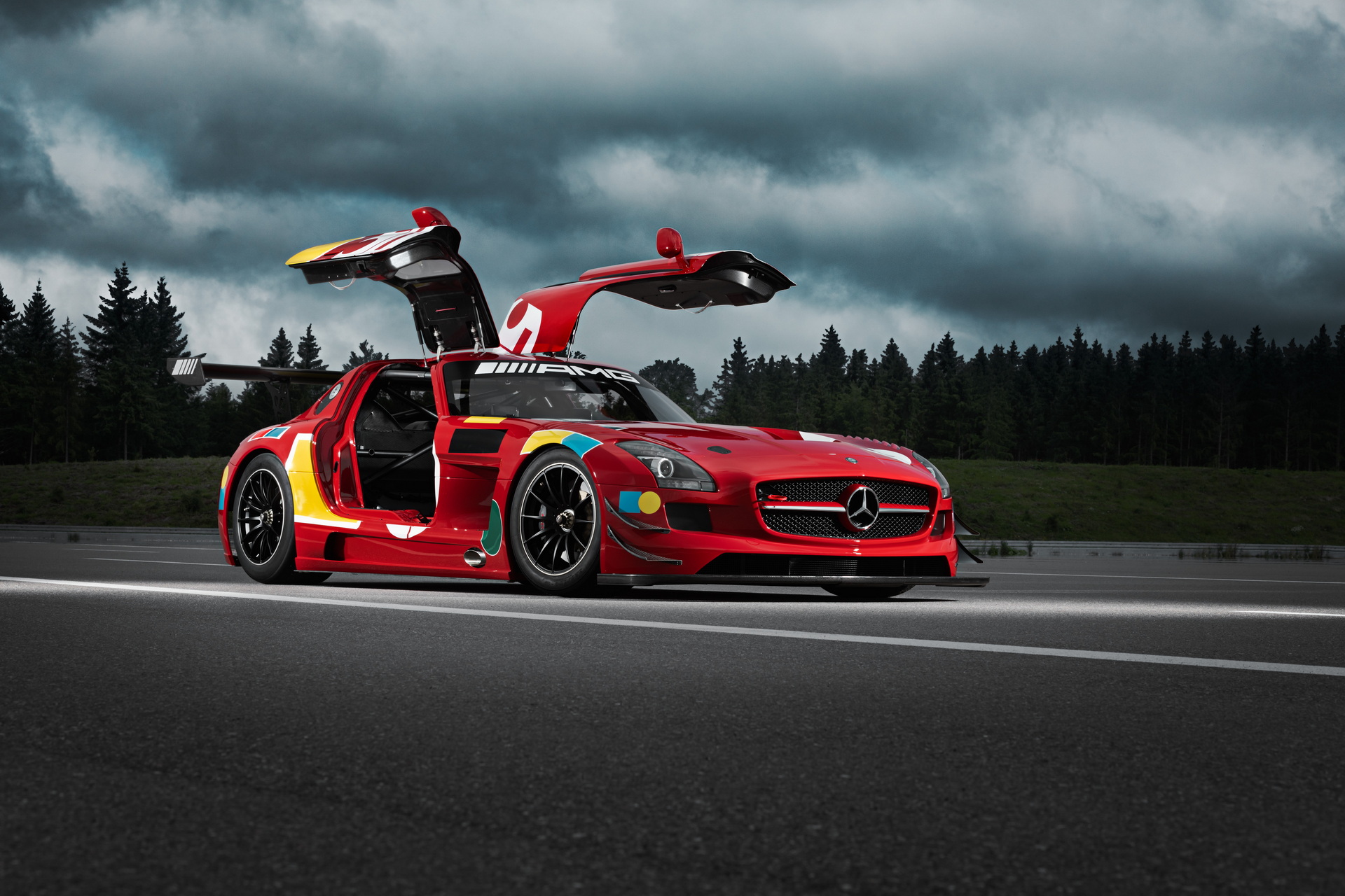 Mercedes-AMG Celebrates 50th Anniversary Of 300 SEL 6.8 Spa Win With Three Unique Racecars