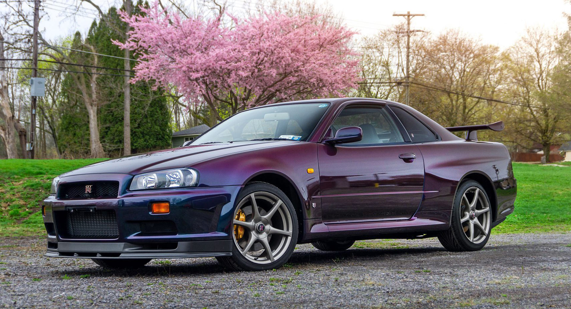 Another Rare 1999 Nissan Skyline Gt R V Spec In Midnight Purple Ii Is Up For Sale Carscoops