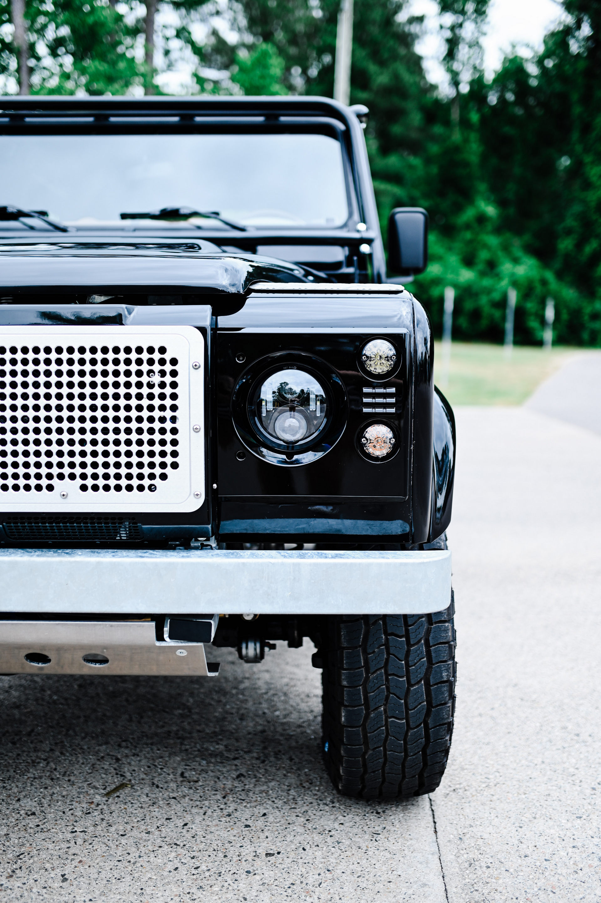 Osprey’s Two-Door 1997 Land Rover Defender LS3 V8 Is Just About Perfect For Restomod Lovers