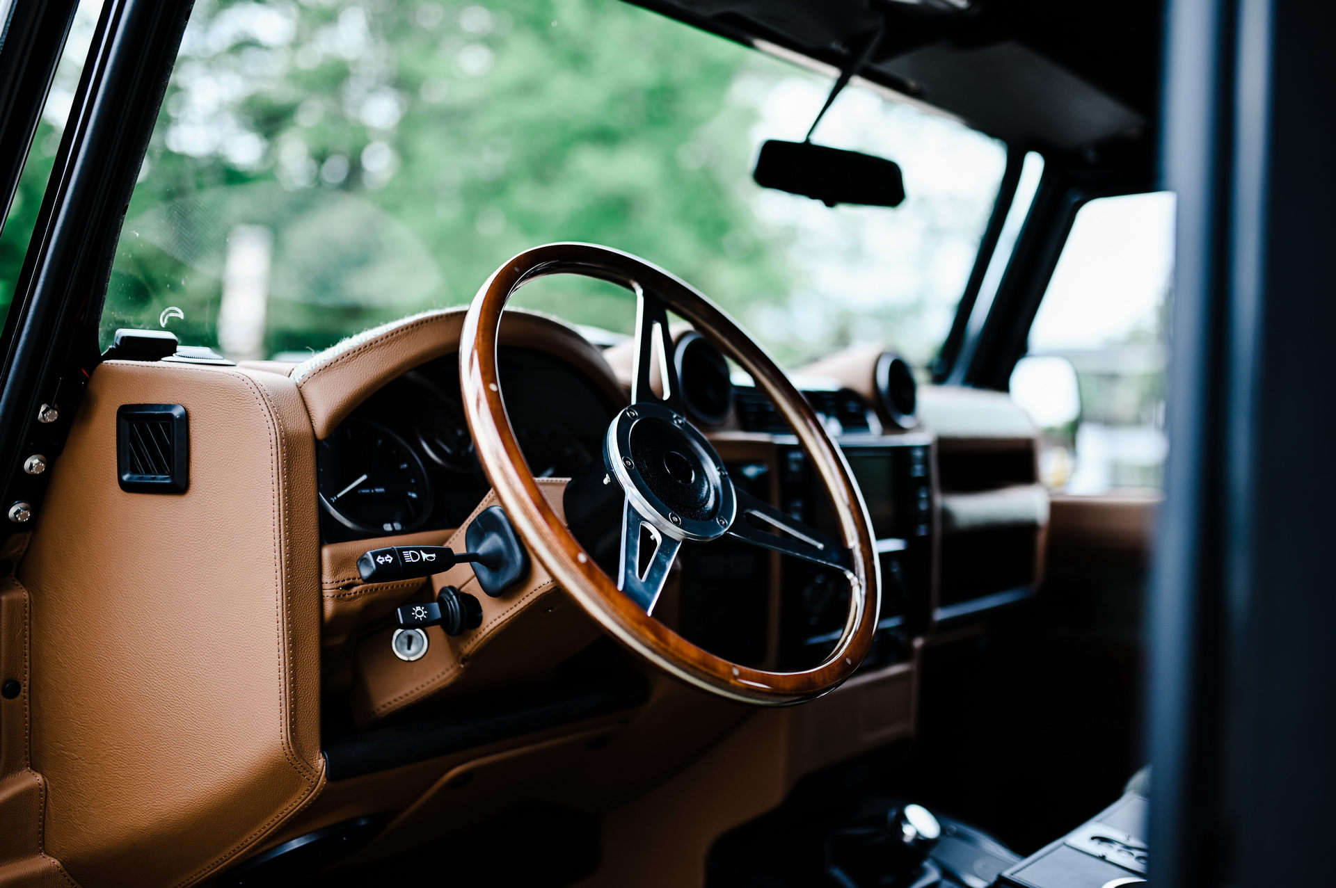 Osprey’s Two-Door 1997 Land Rover Defender LS3 V8 Is Just About Perfect For Restomod Lovers