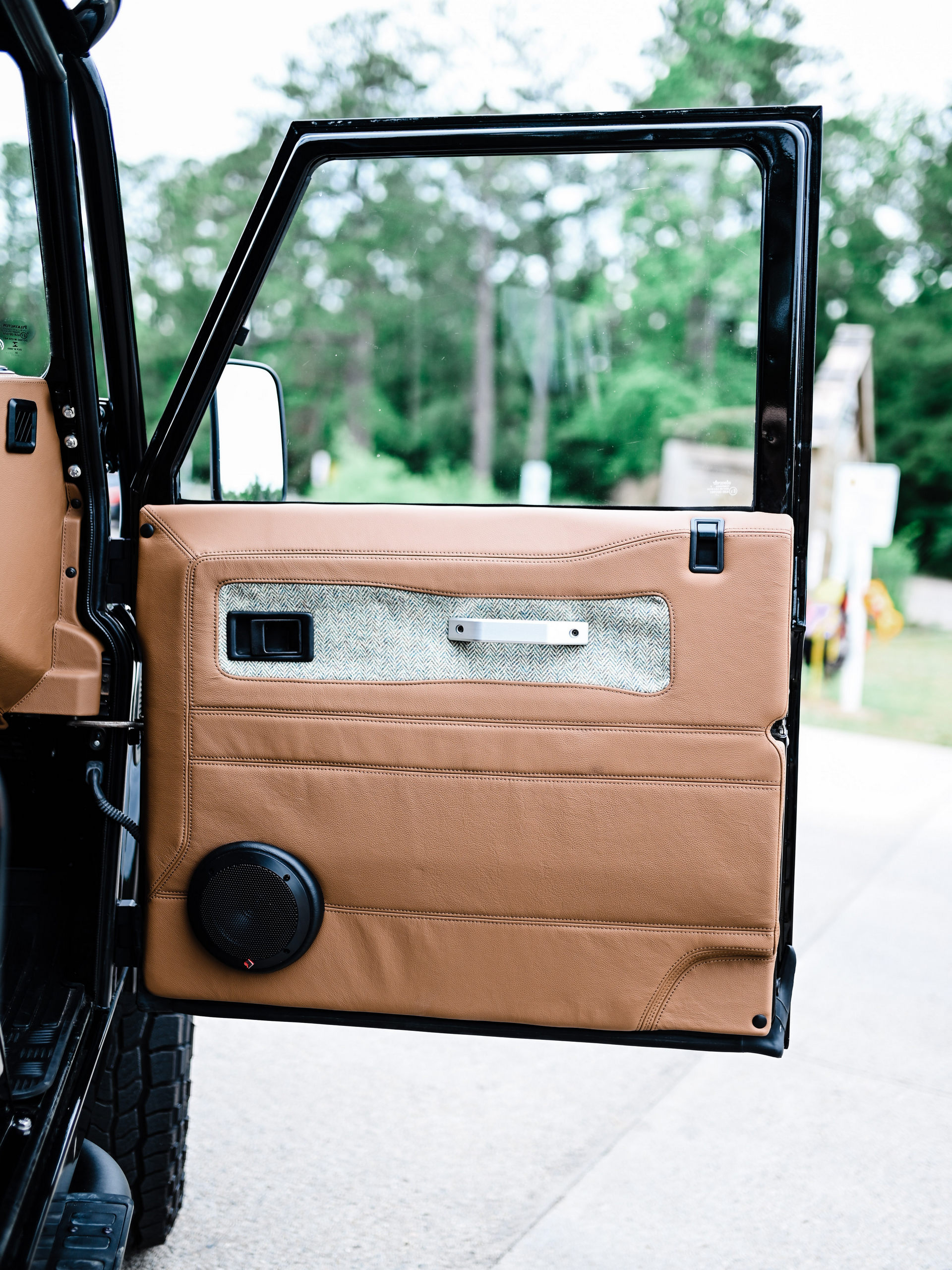 Osprey’s Two-Door 1997 Land Rover Defender LS3 V8 Is Just About Perfect For Restomod Lovers