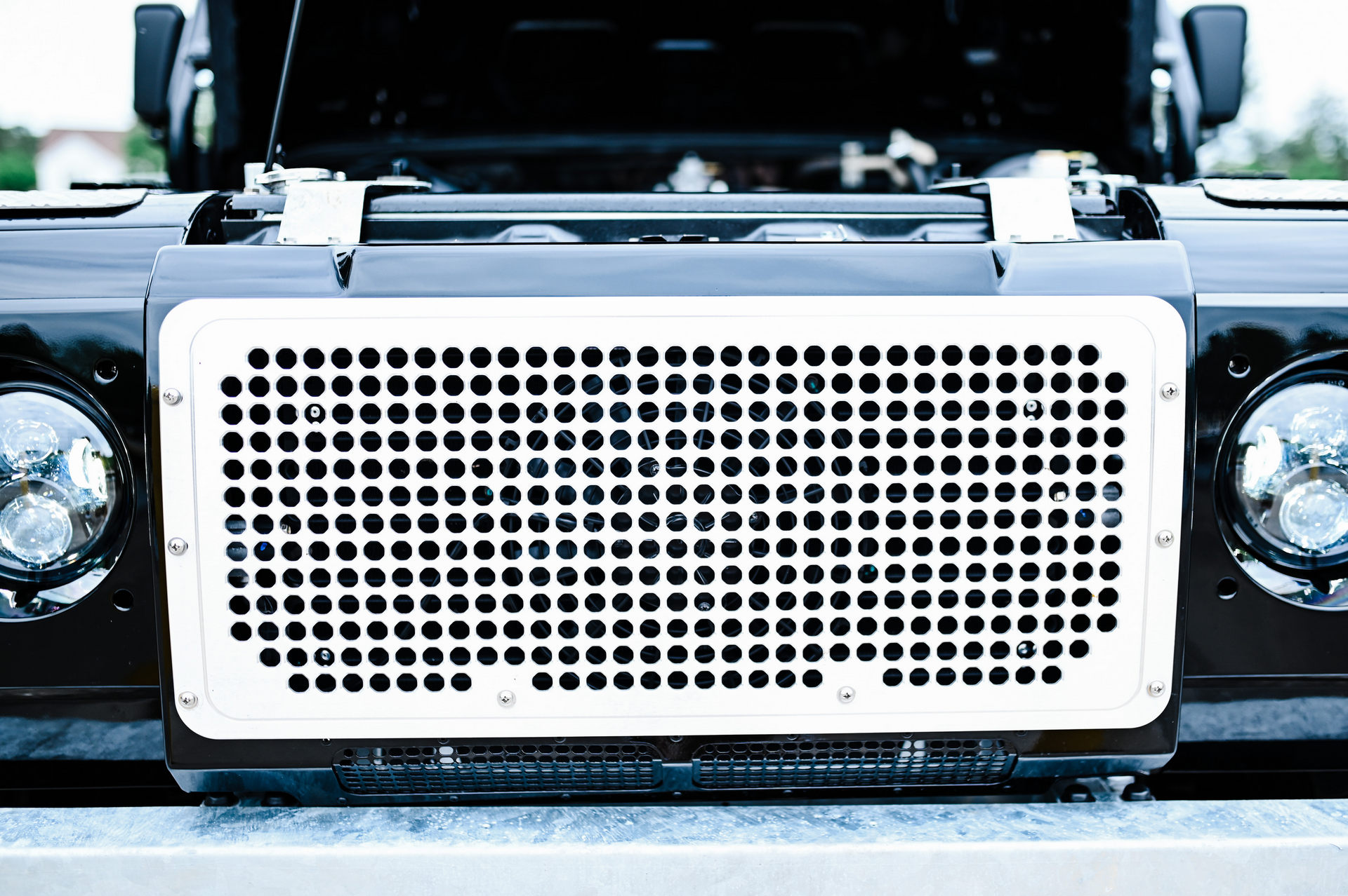 Osprey’s Two-Door 1997 Land Rover Defender LS3 V8 Is Just About Perfect For Restomod Lovers