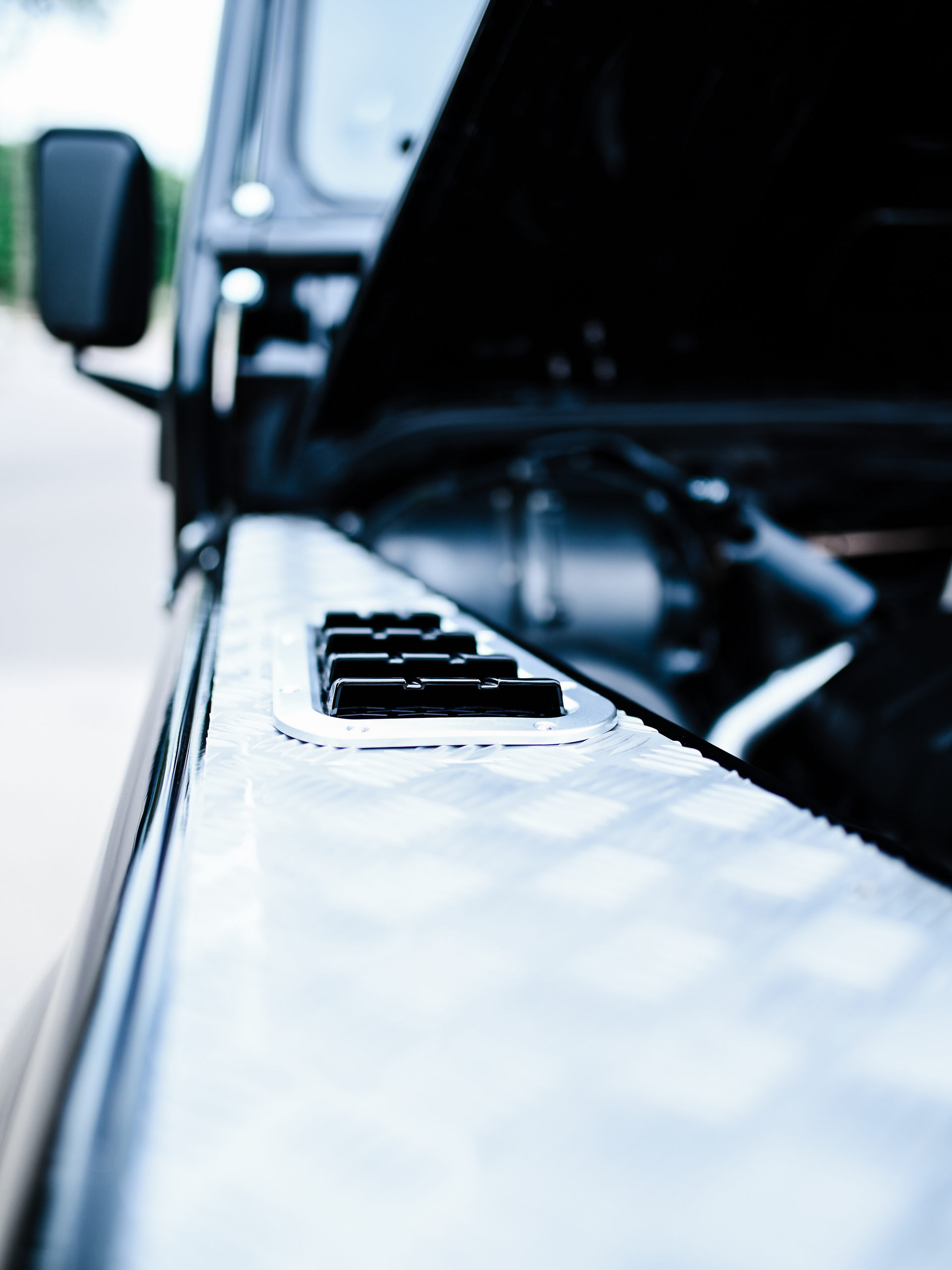 Osprey’s Two-Door 1997 Land Rover Defender LS3 V8 Is Just About Perfect For Restomod Lovers