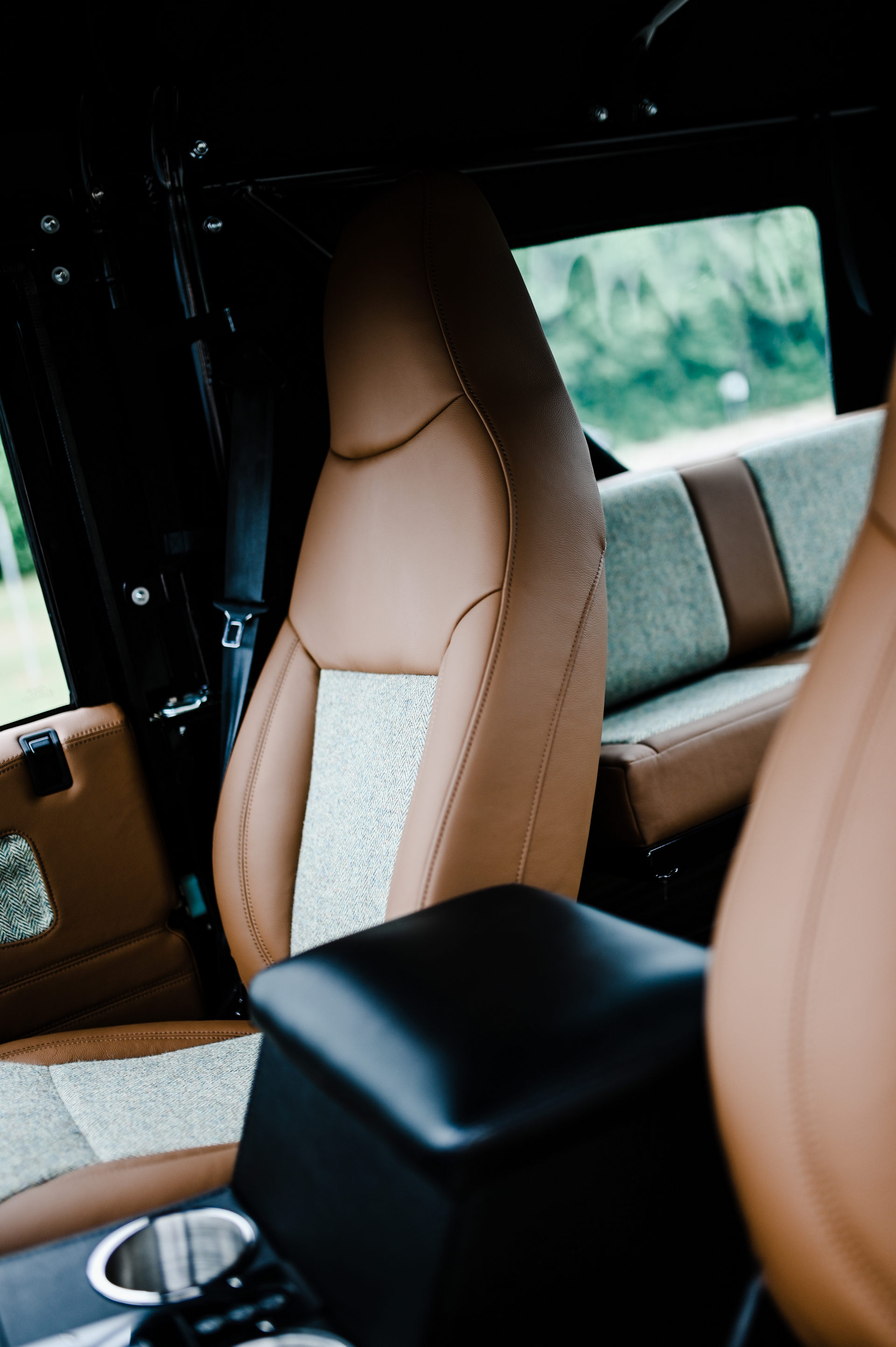 Osprey’s Two-Door 1997 Land Rover Defender LS3 V8 Is Just About Perfect For Restomod Lovers