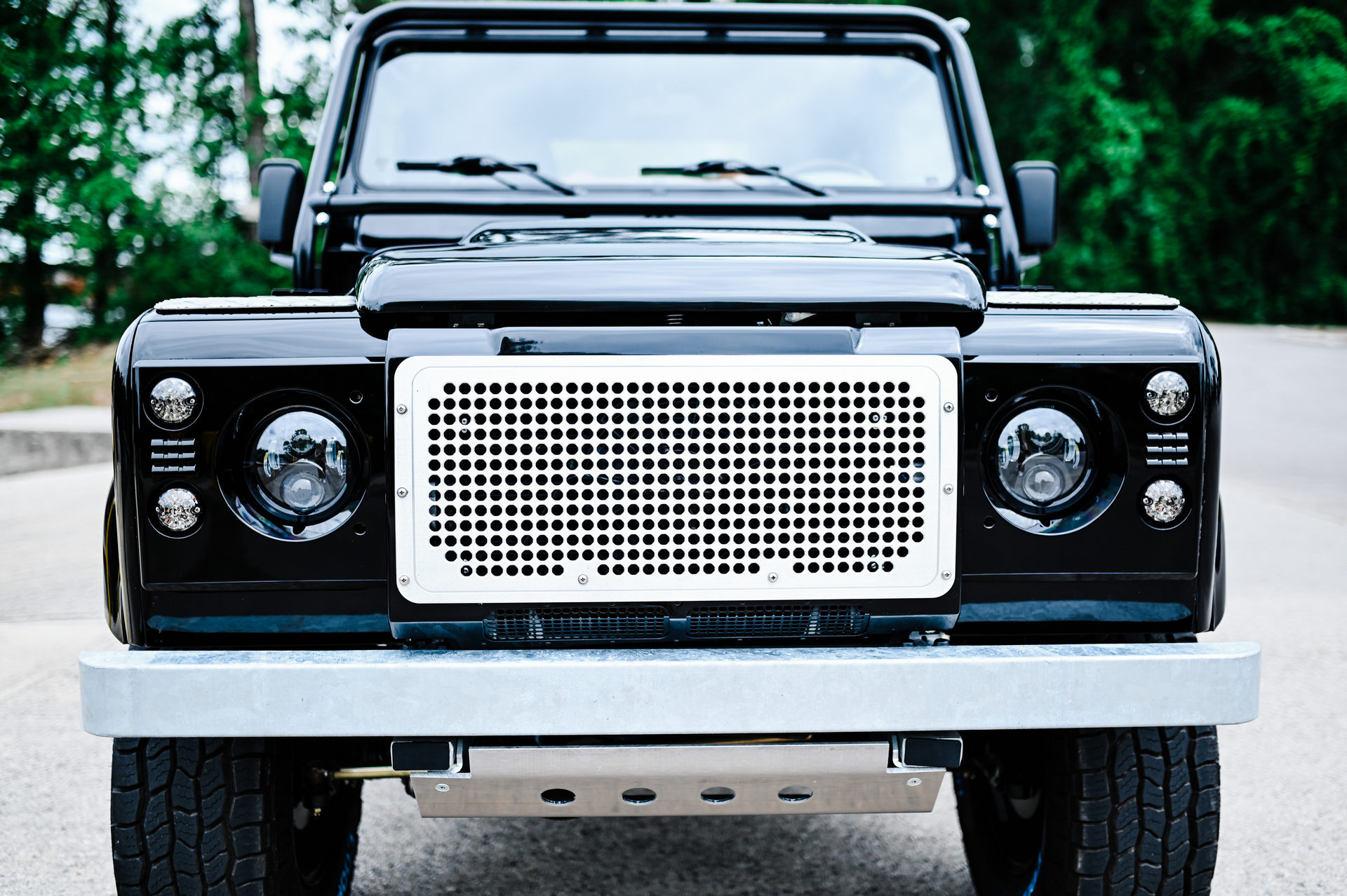 Osprey’s Two-Door 1997 Land Rover Defender LS3 V8 Is Just About Perfect For Restomod Lovers