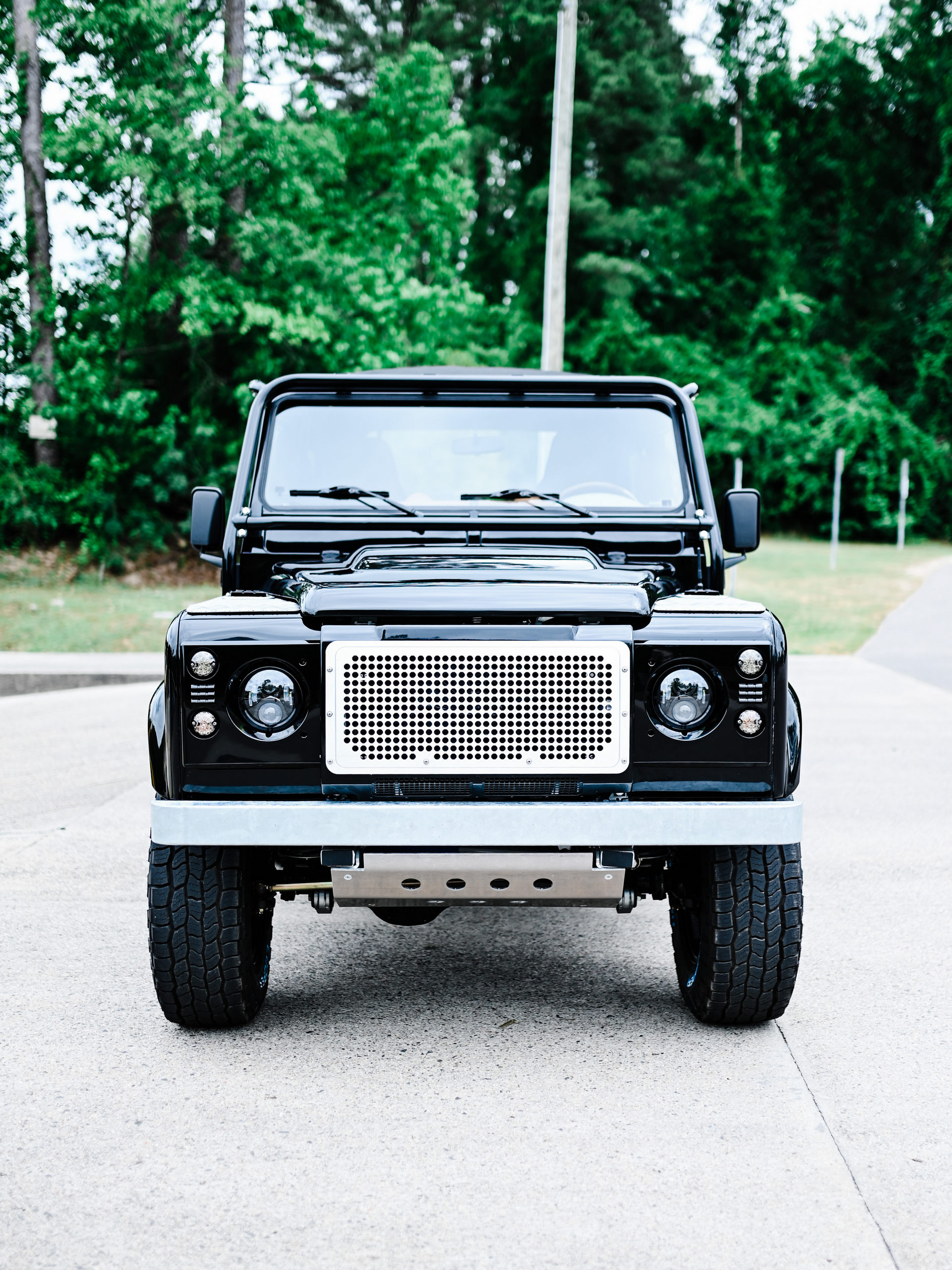 Osprey’s Two-Door 1997 Land Rover Defender LS3 V8 Is Just About Perfect For Restomod Lovers