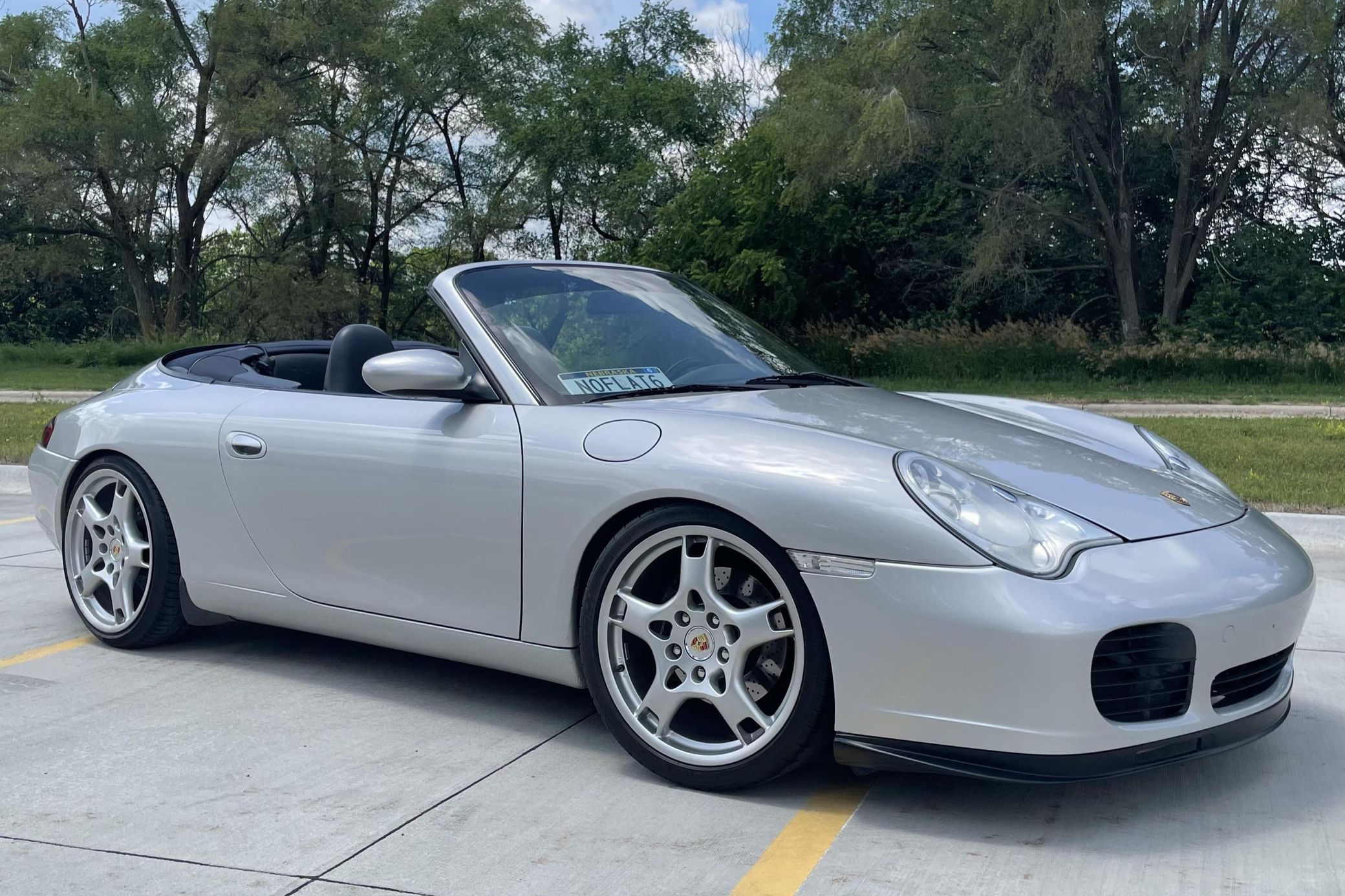 There’s ‘No Flat 6 ‘In This Wild 2000 Porsche 911 Carrera